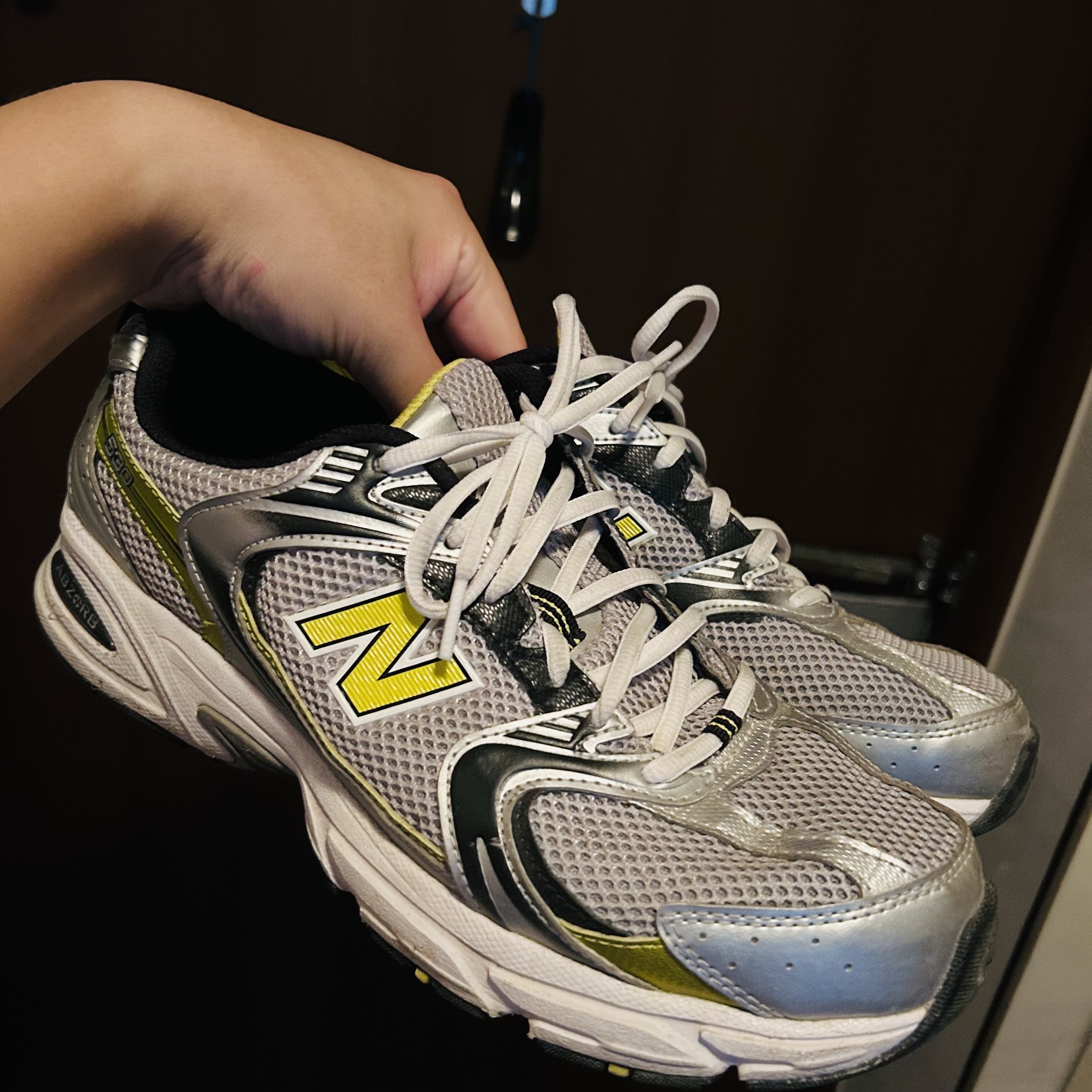 New Balance 530 Silver 착용 스타일