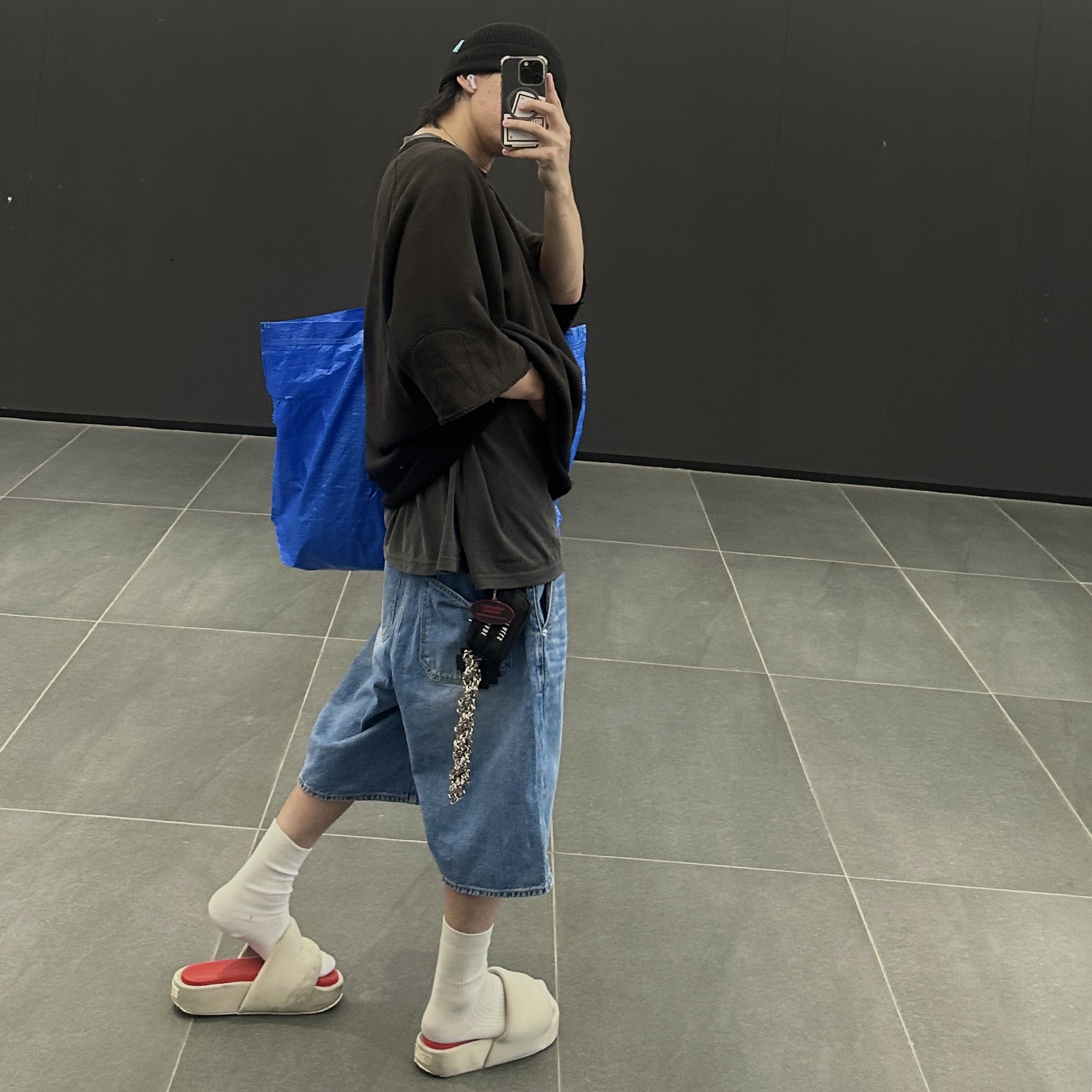 Y-3 Slide Brown Red, Human Made Military Card Case Black 착용 스타일 - 2