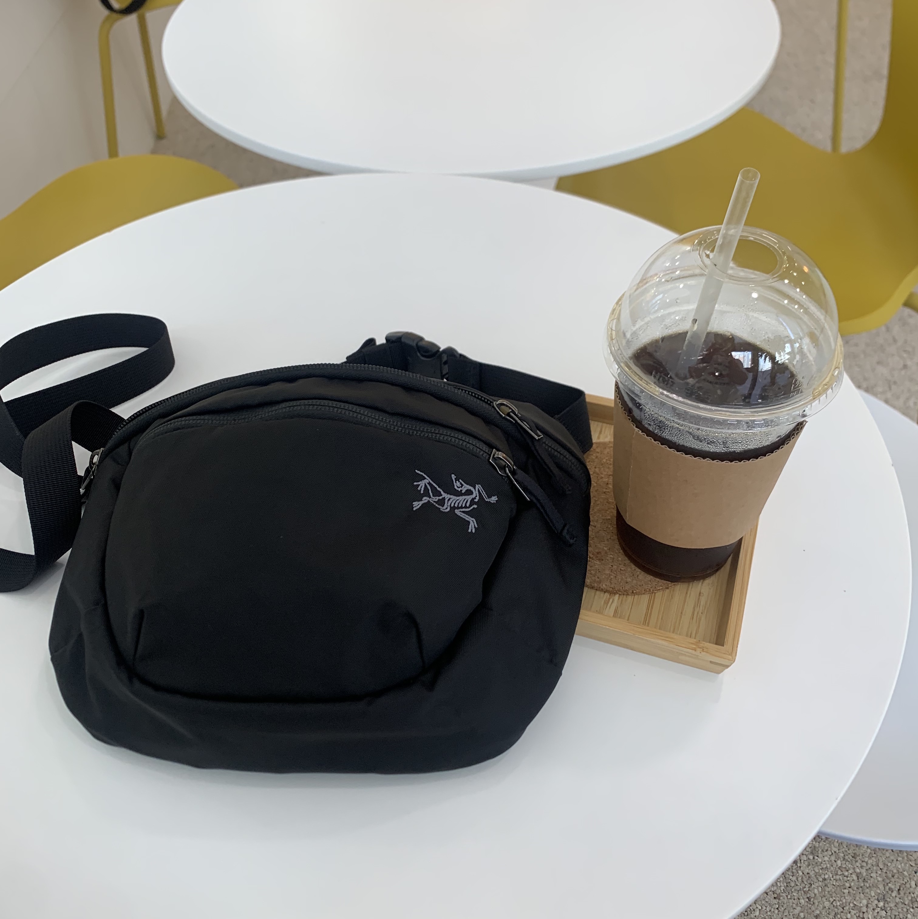 Arc'teryx Mantis 2 Waistpack Black 착용 스타일