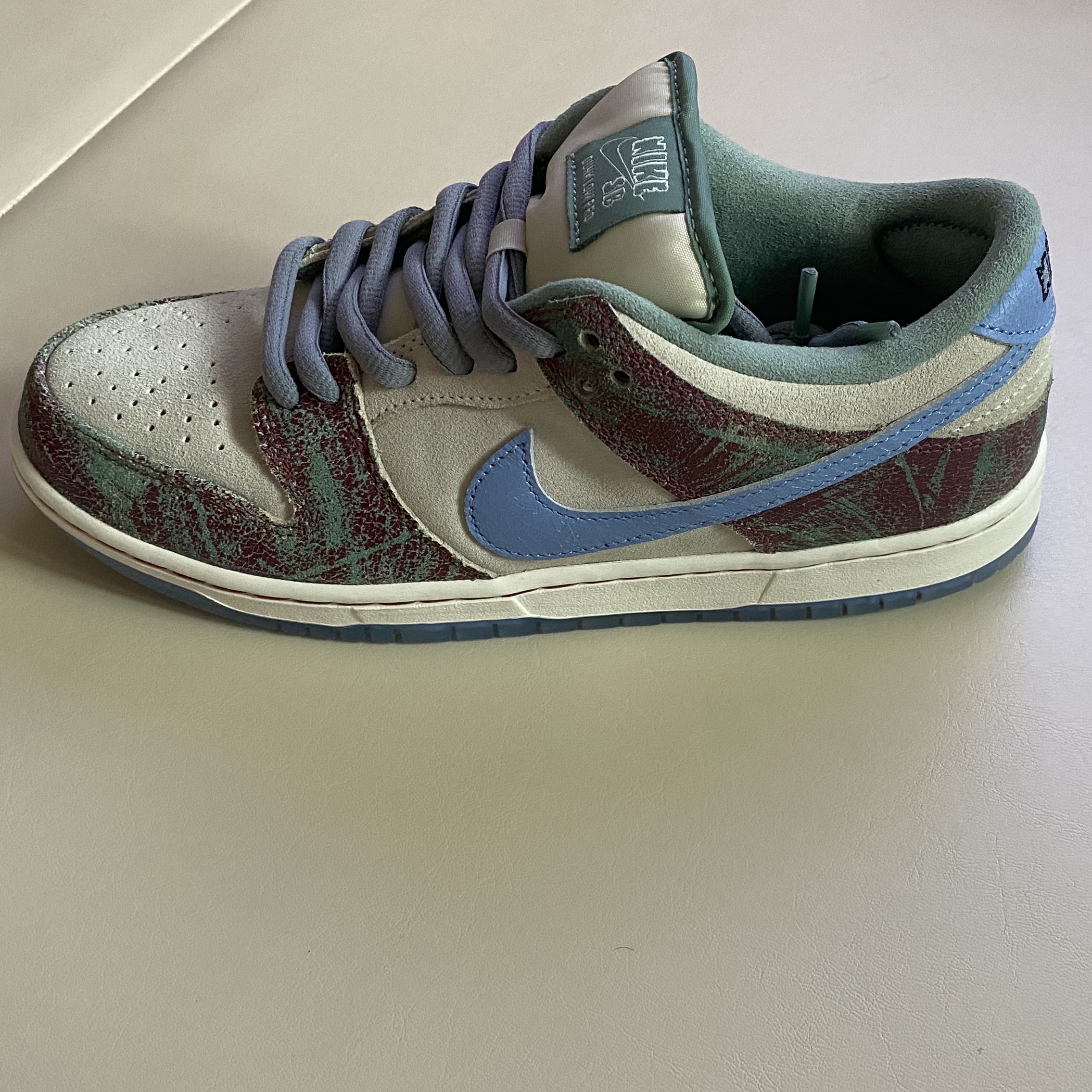 Nike x Crenshaw Skate Club SB Dunk Low Sail Light Blue Cedar 착용 스타일