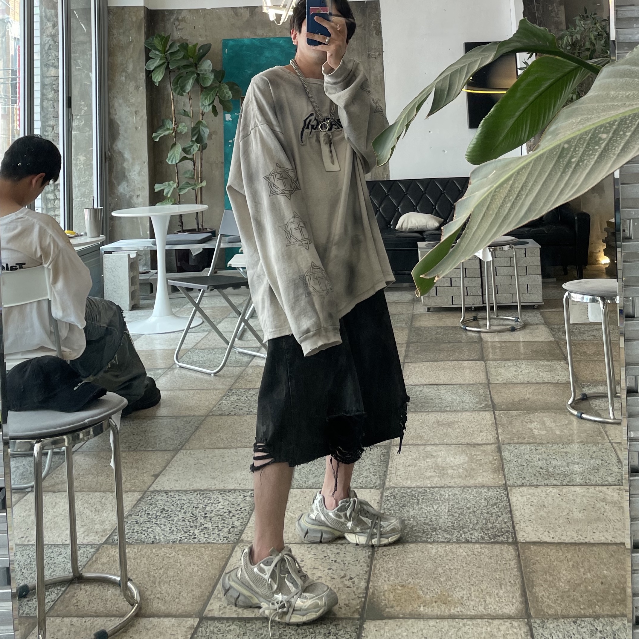Project G/R Furious Logo Applique L/S T-Shirt Grey - 10 Corso Como Exclusive, Project G/R Reworked Bermuda Shorts Black 착용 스타일