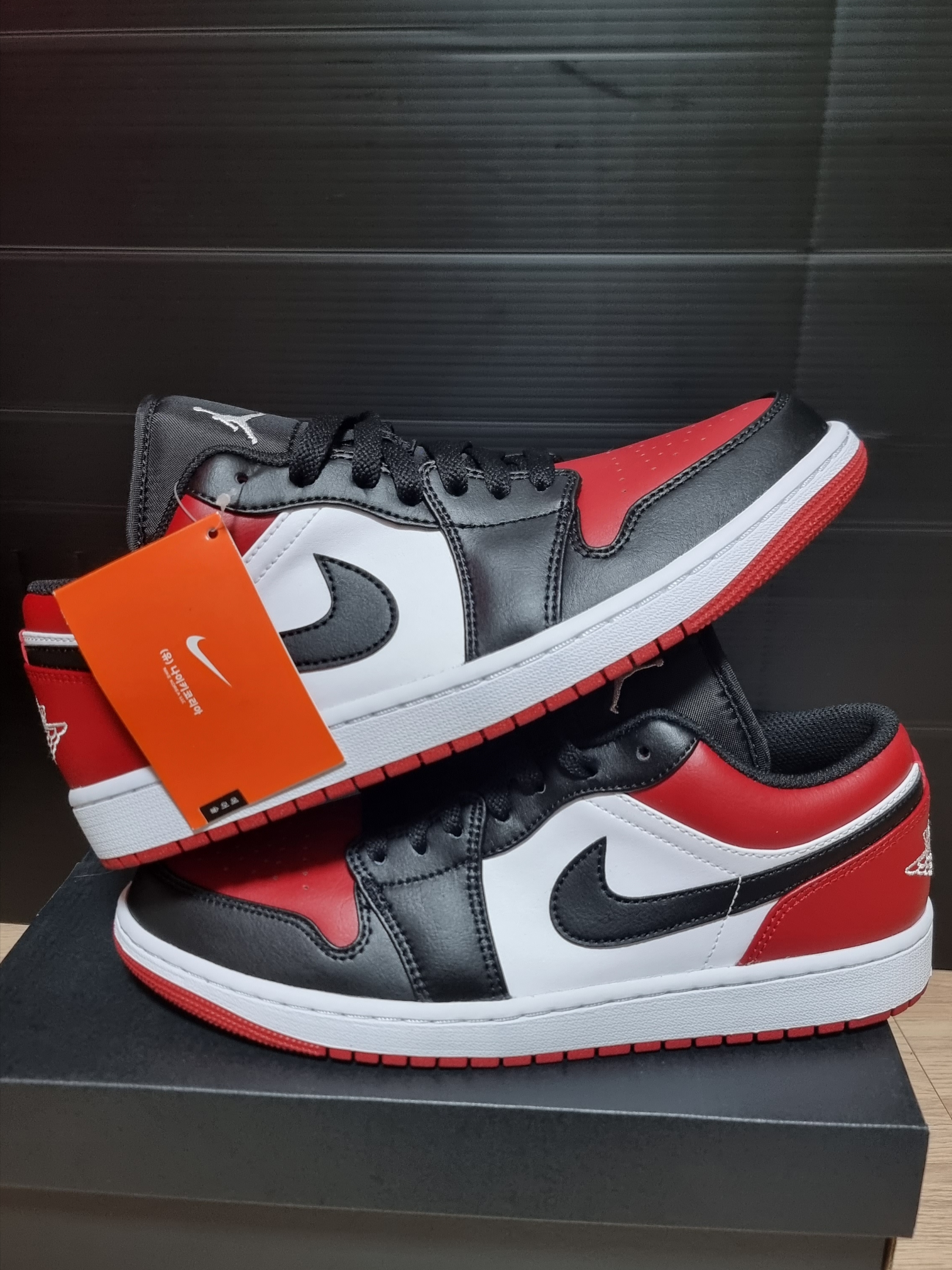 Jordan 1 Low Bred Toe 착용 스타일 - 2