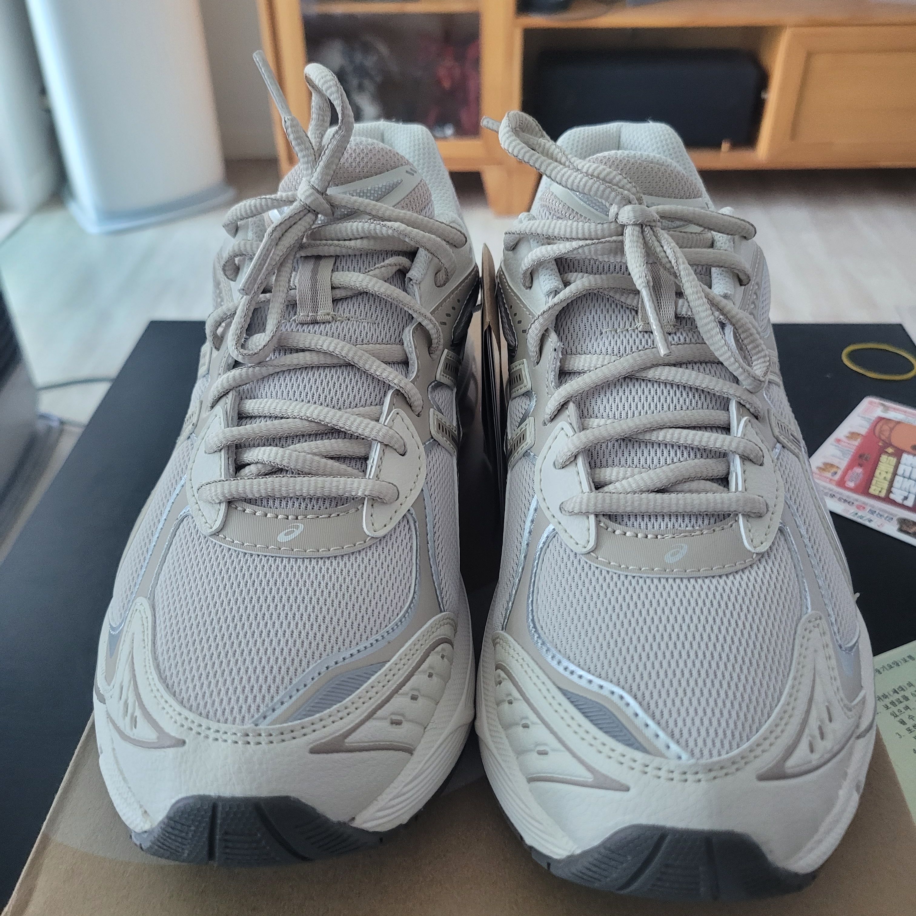 Asics GT-2160 Oatmeal Simply Taupe 착용 스타일 - 2