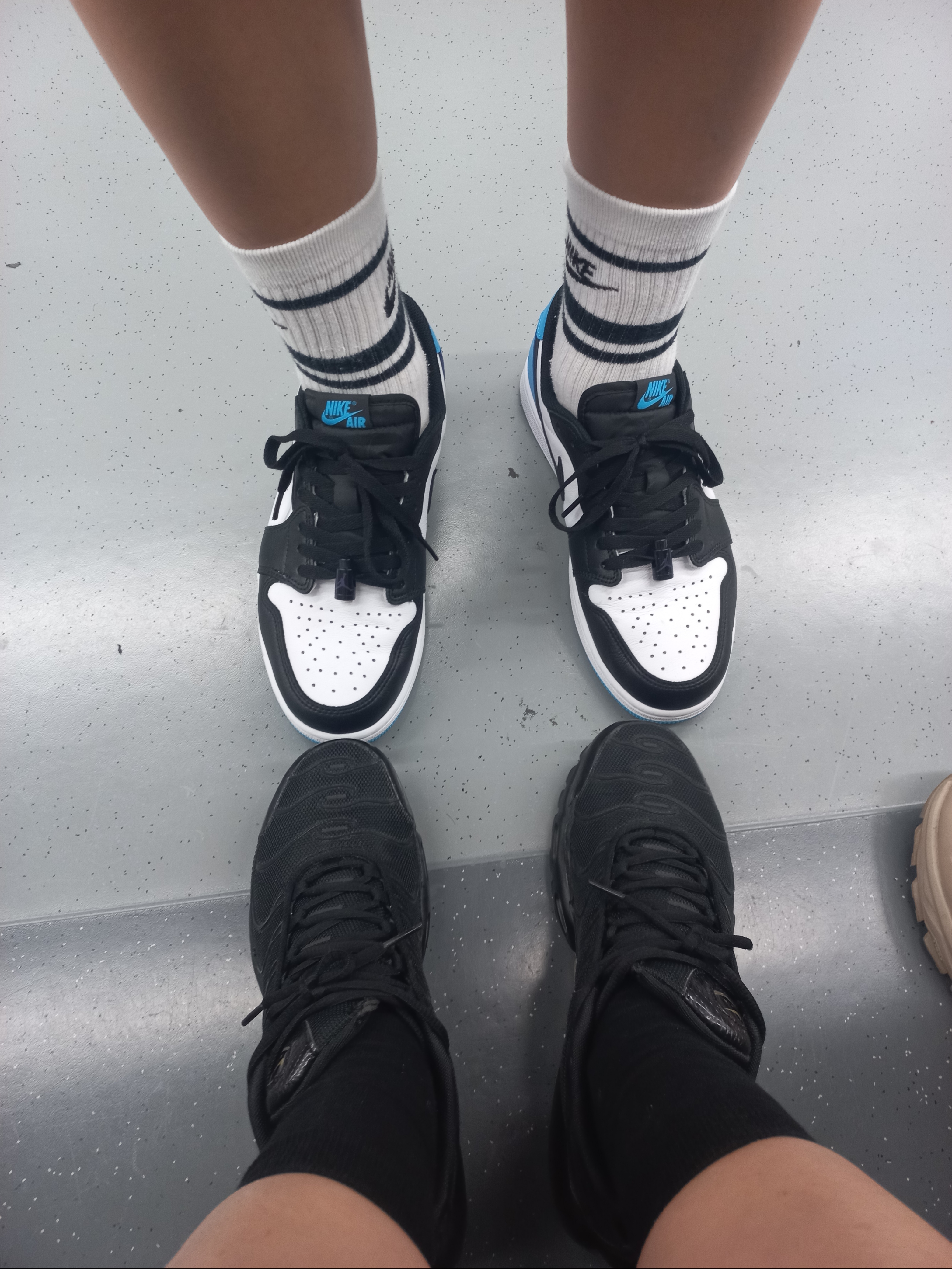 Jordan 1 Retro Low OG Black and Dark Powder Blue, (W) Jordan 1 Retro Low OG Black and Dark Powder Blue 착용 스타일
