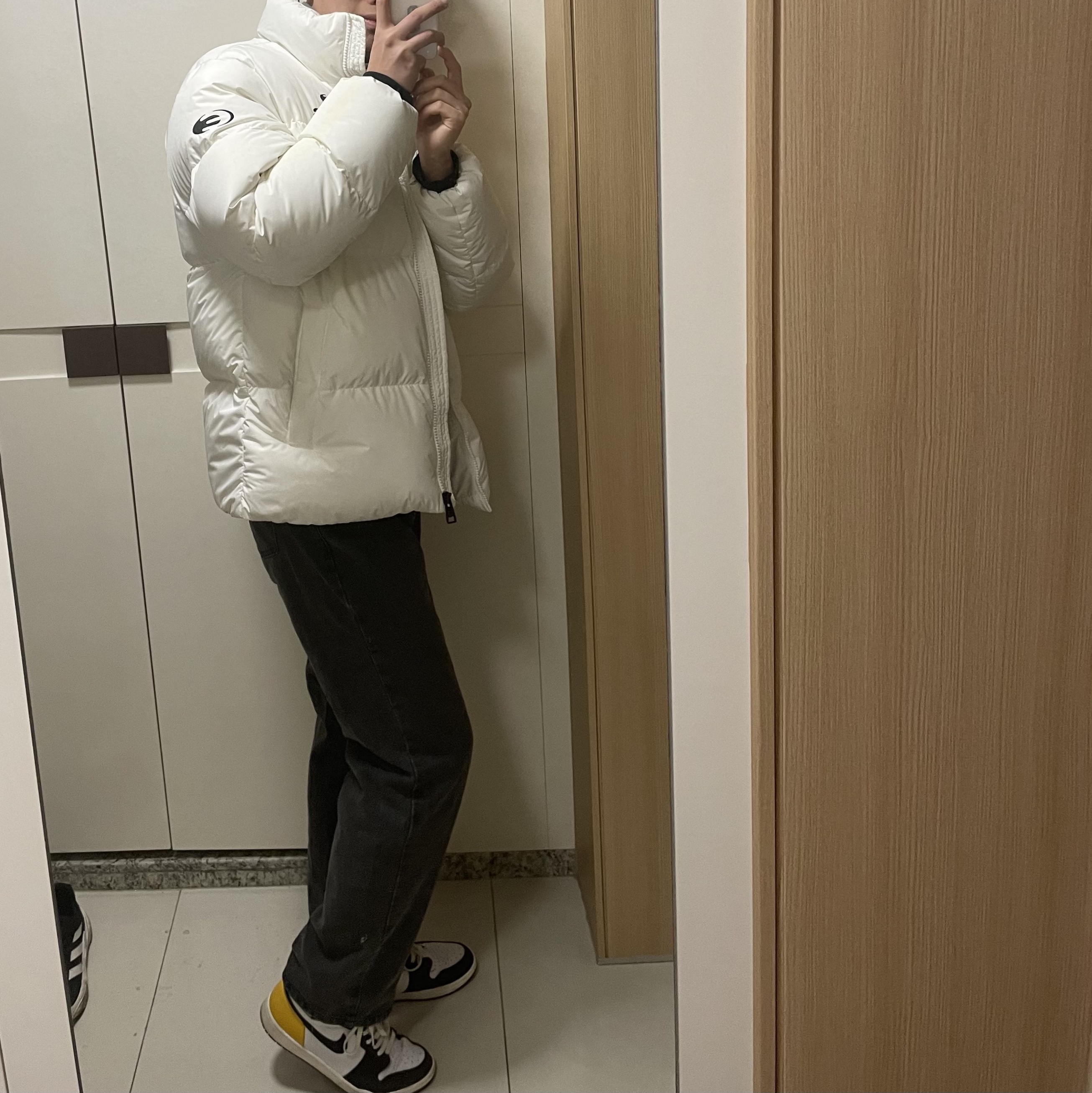 Jordan 1 Retro High OG Volt Gold 착용 스타일