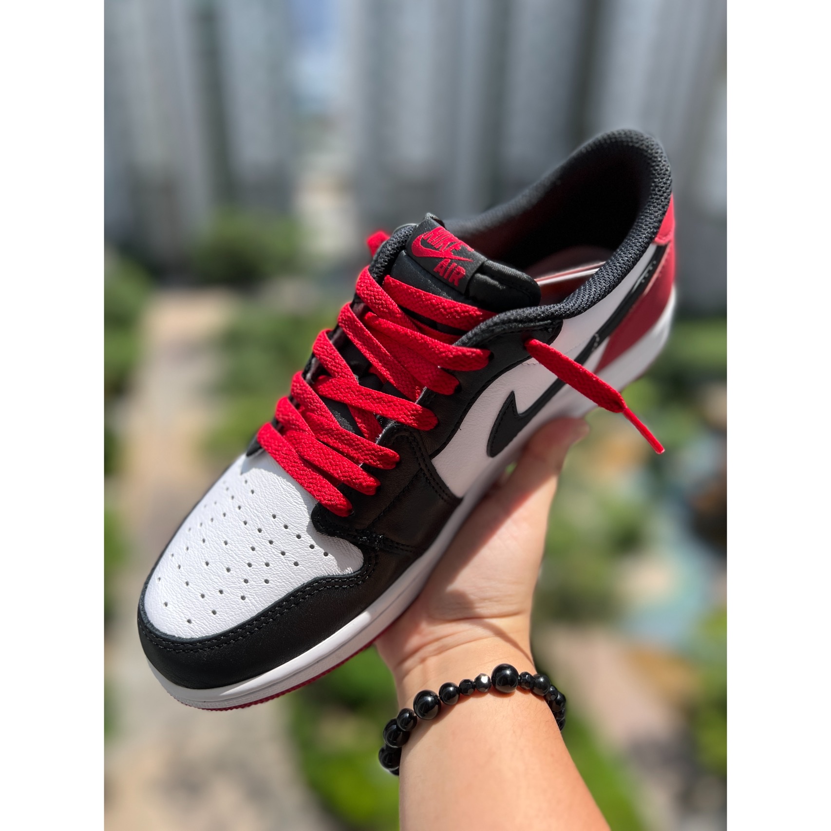 Jordan 1 Retro Low OG Black Toe 착용 스타일 - 4
