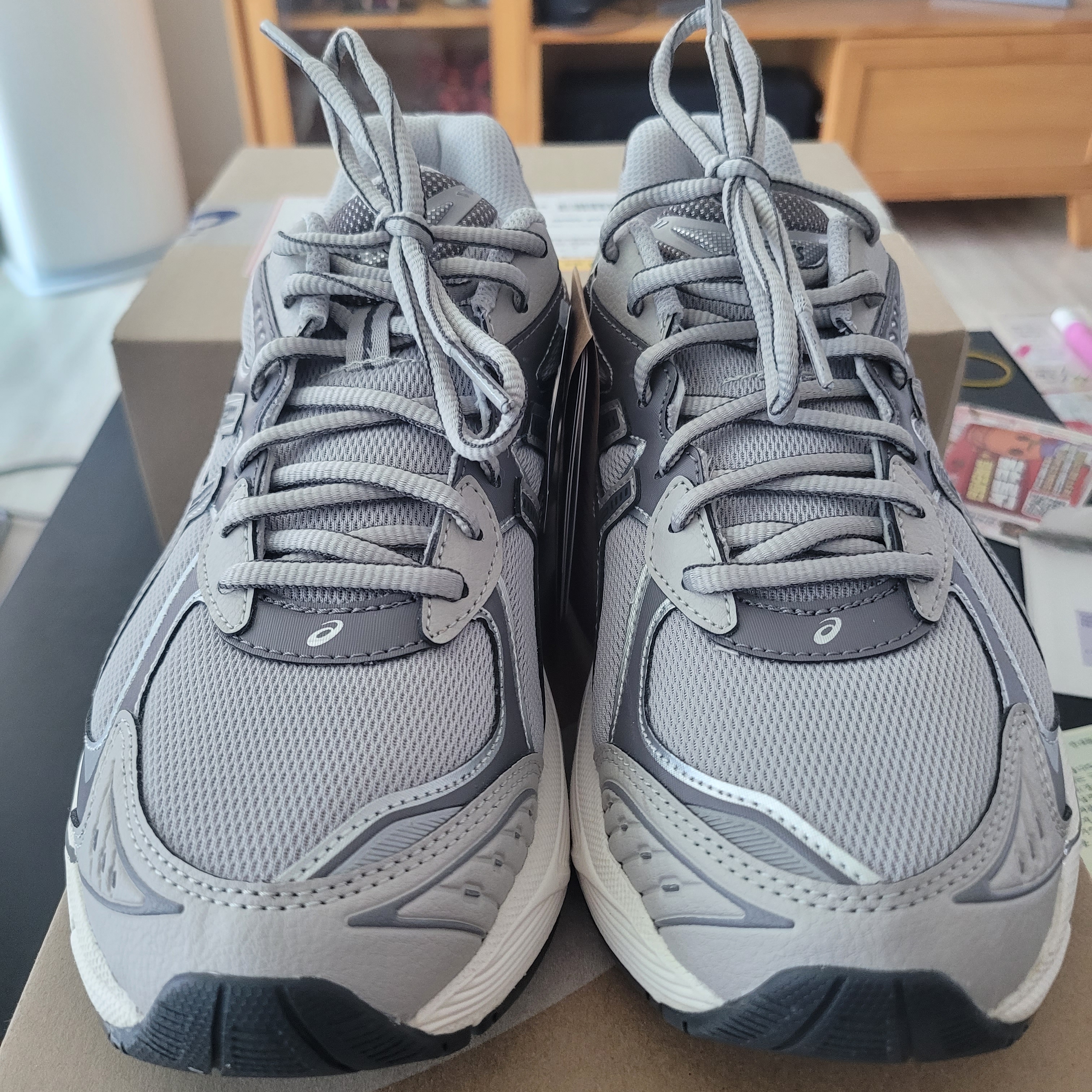 Asics GT-2160 Oyster Grey Carbon 착용 스타일 - 2