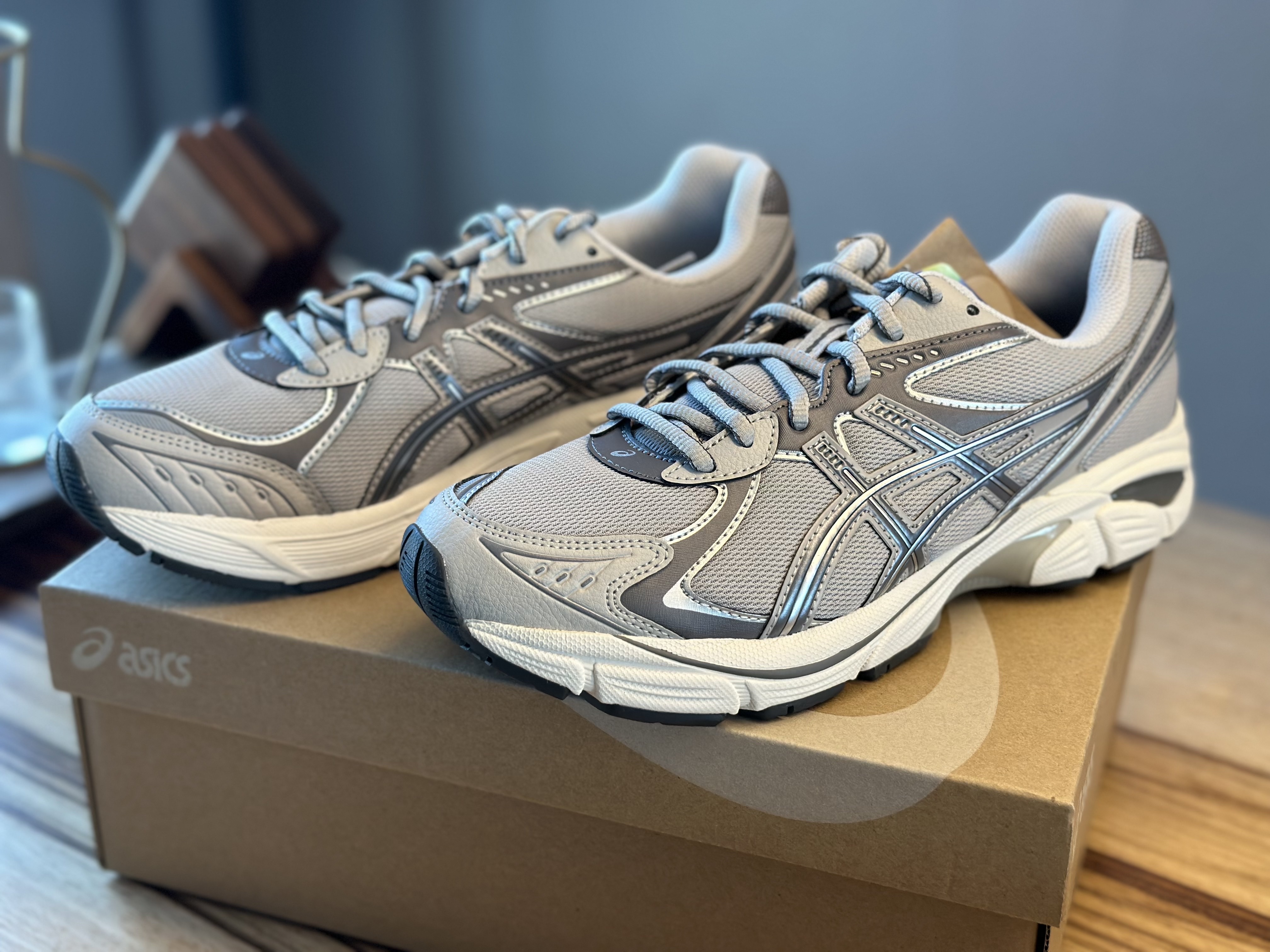 Asics GT-2160 Oyster Grey Carbon 착용 스타일 - 2
