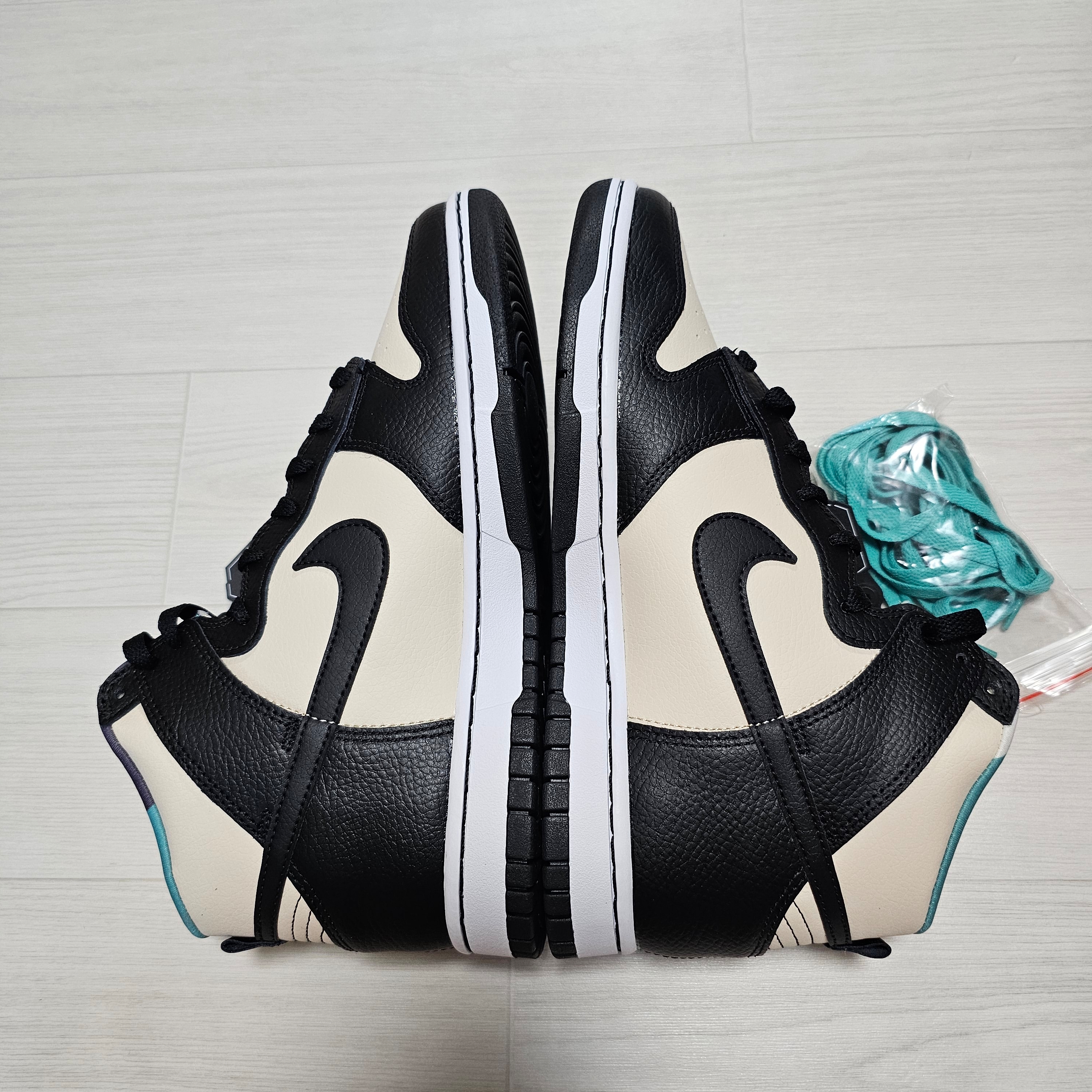 Nike Dunk High Retro EMB Pearl White Washed Teal and Black 착용 스타일 - 4