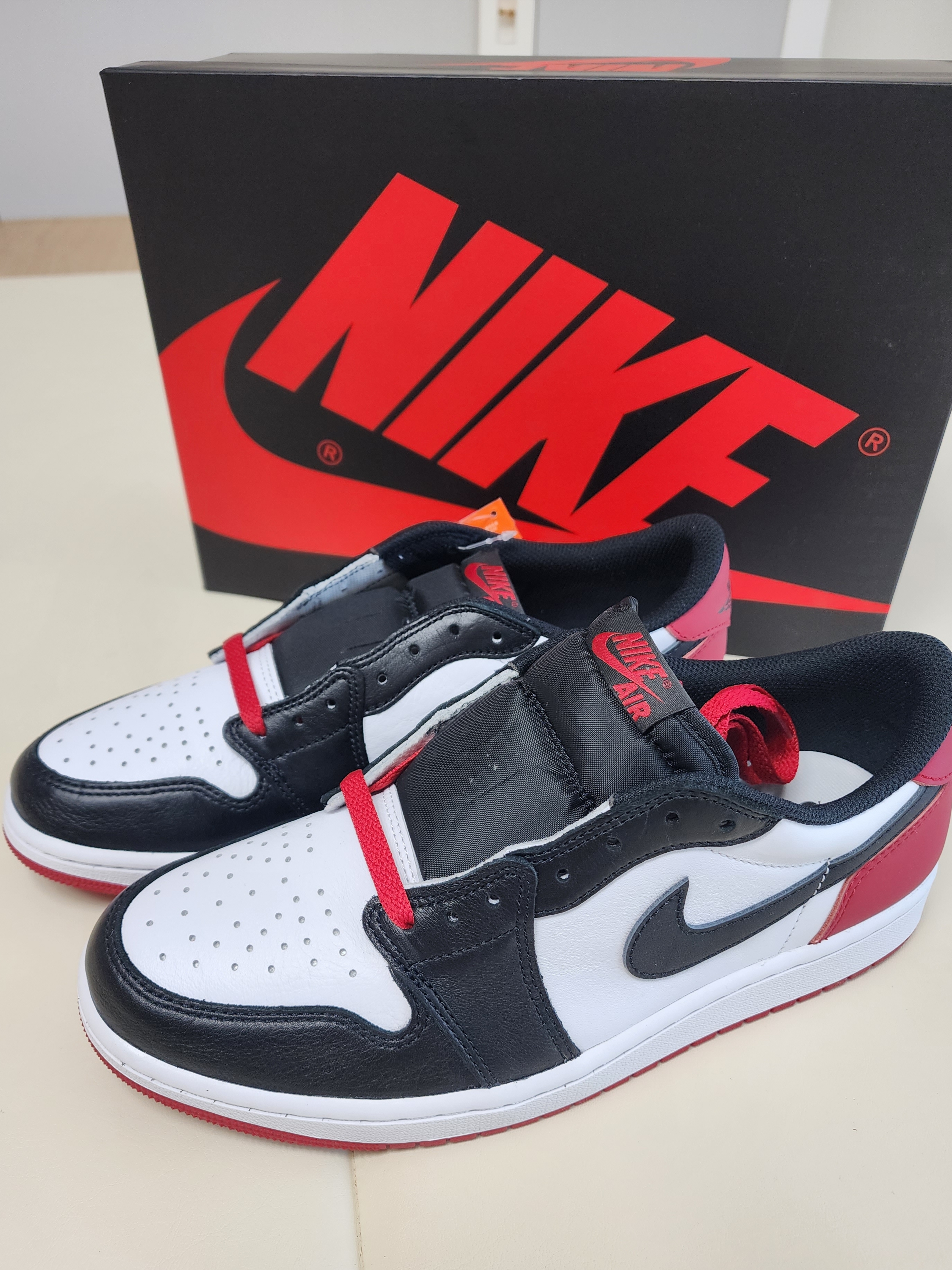 Jordan 1 Retro Low OG Black Toe 착용 스타일 - 1