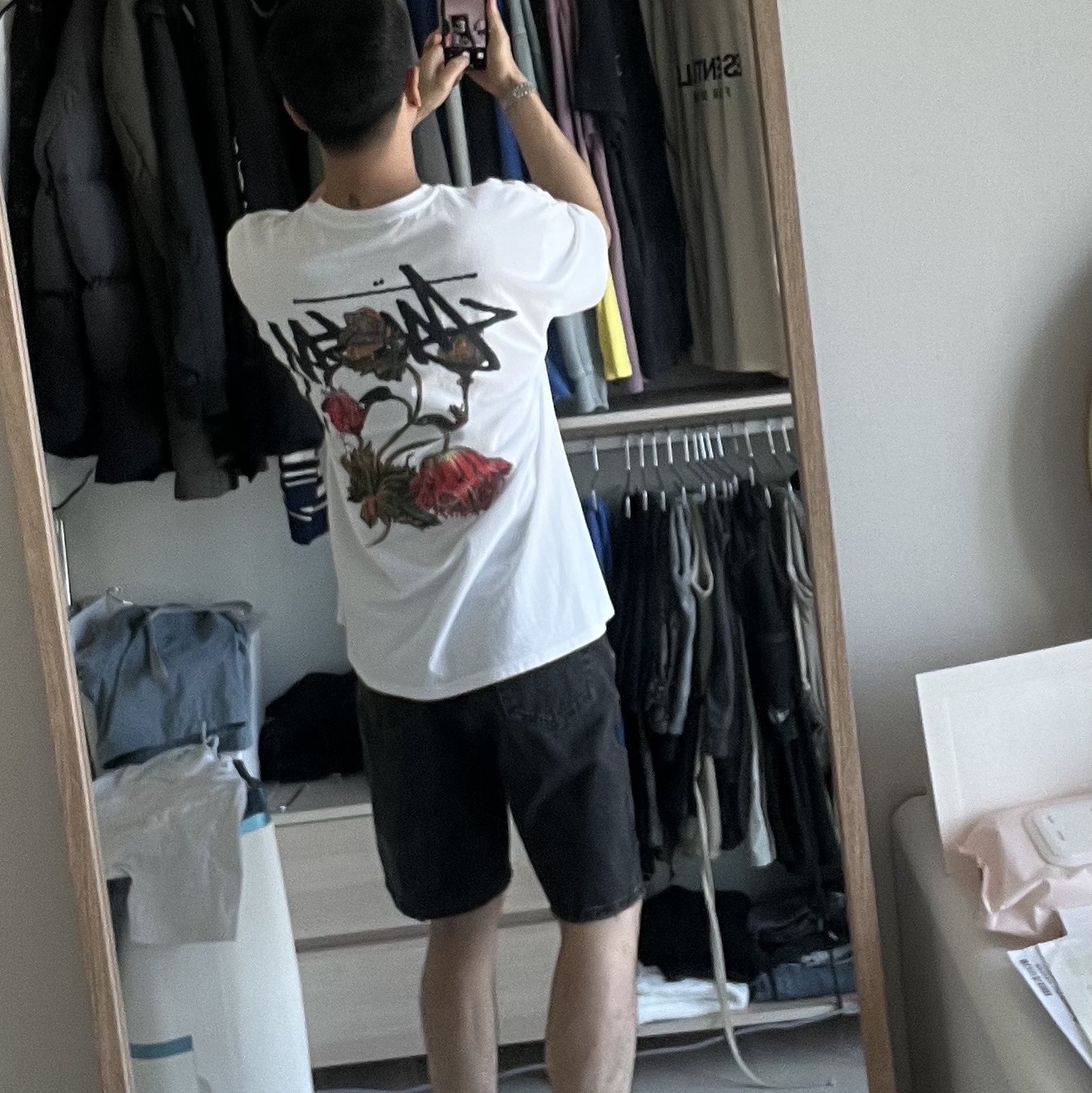 Stussy Kittens T-Shirt White 착용 스타일 - 1