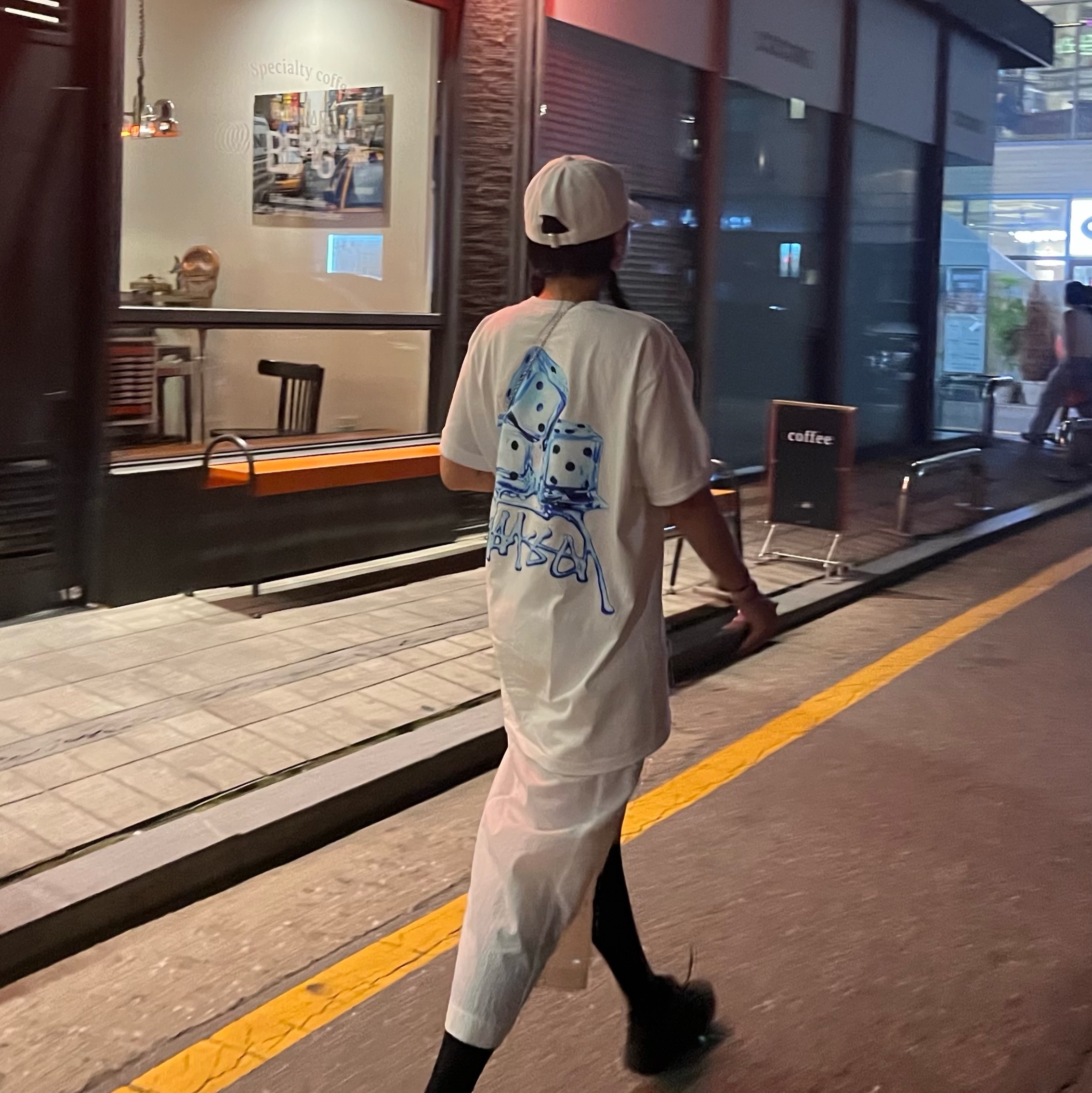 Stussy Melted T-Shirt White, Matin Kim Accordion Mini Bag Black 착용 스타일 - 2
