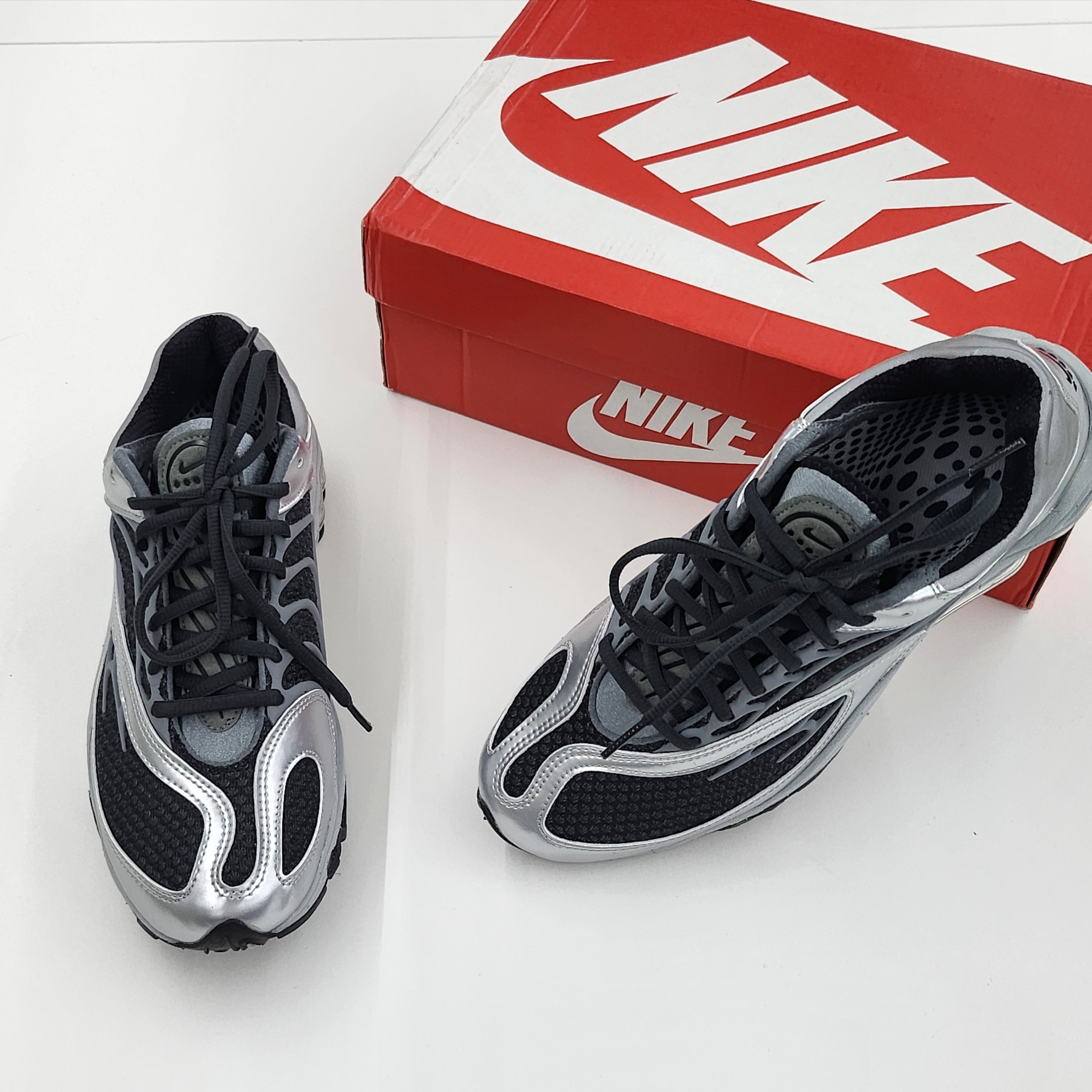 Nike Air Tuned Max Black Smoke Grey 착용 스타일 - 1
