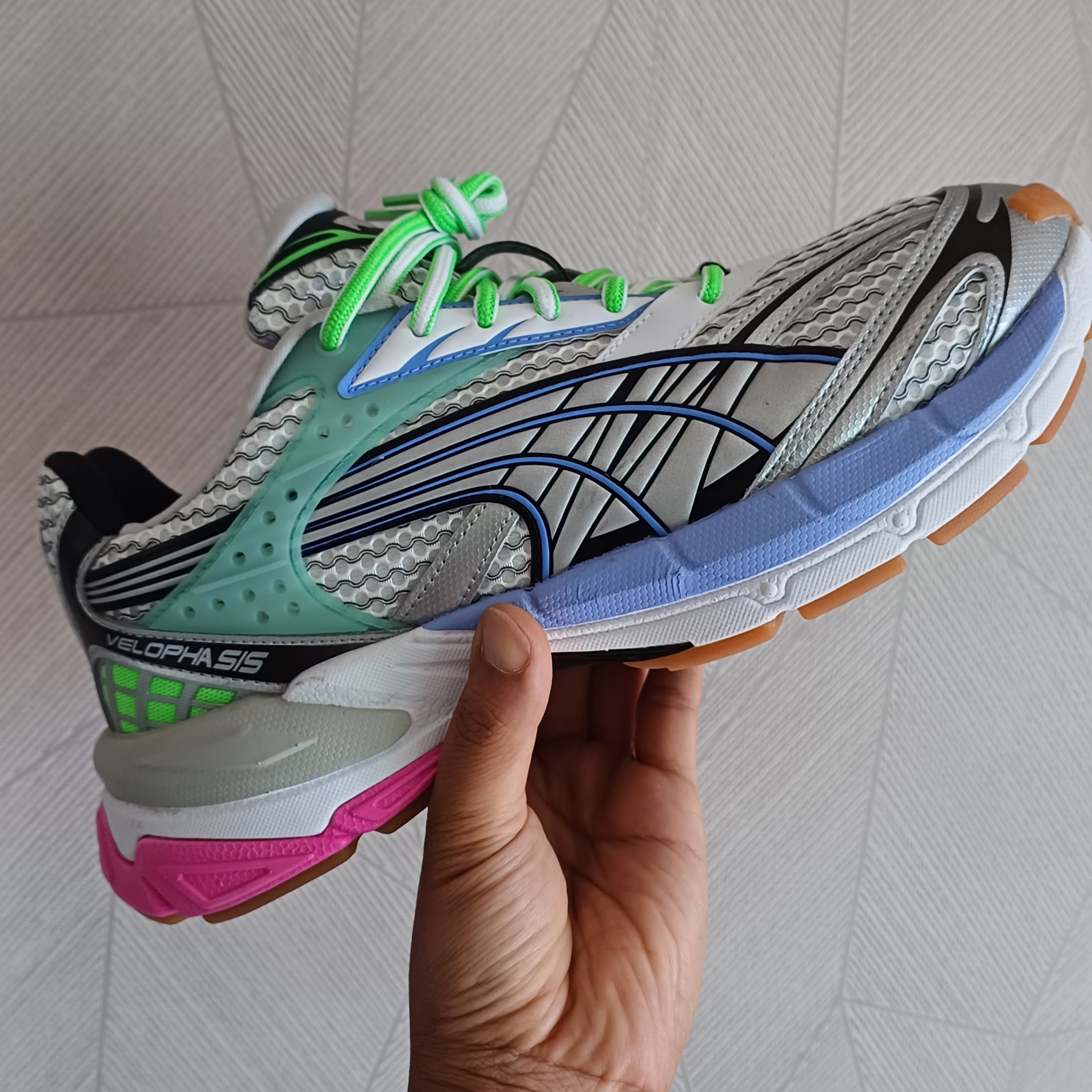 Puma Velophasis Black Intense Lavender 착용 스타일 - 2