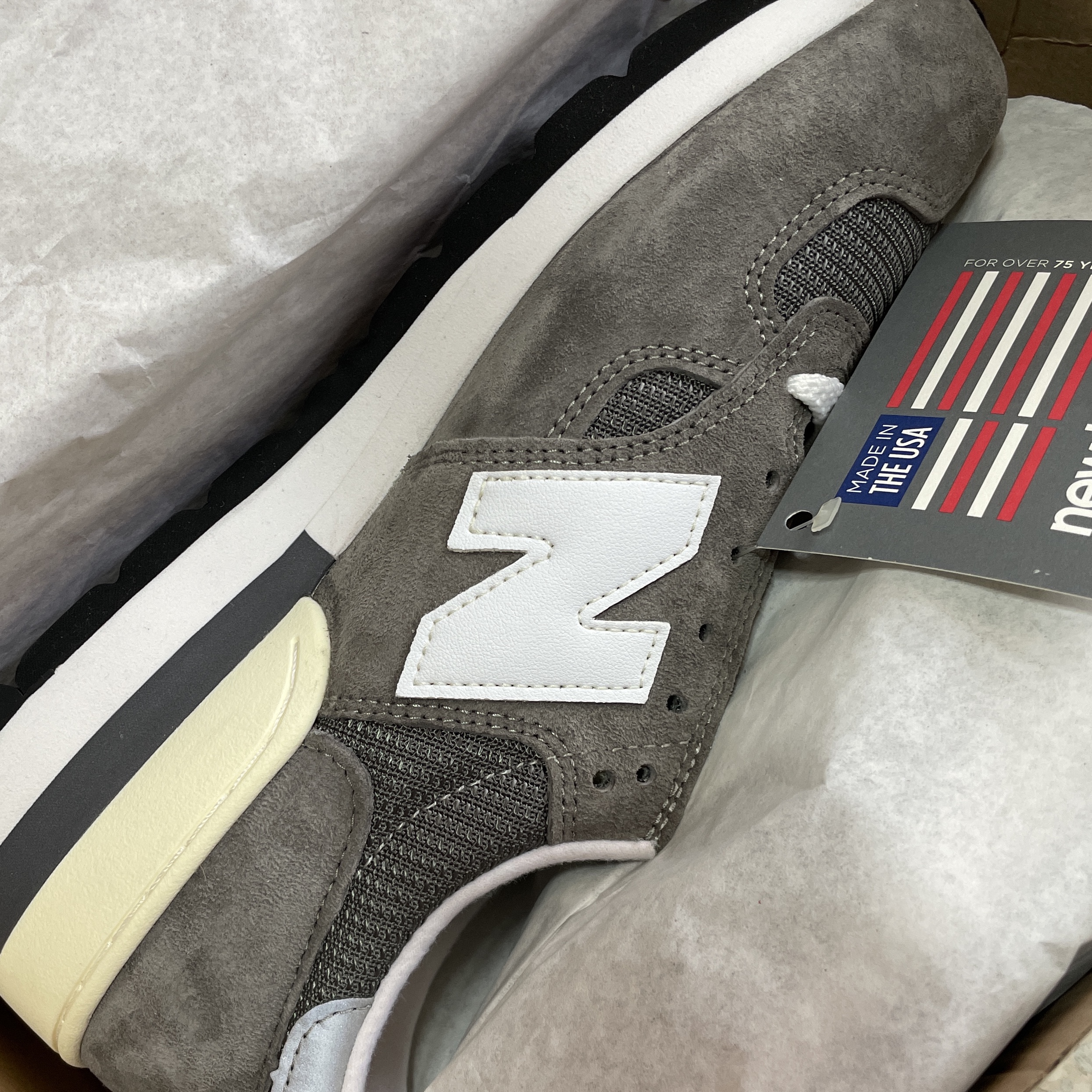 New Balance 990v1 Made in USA Grey White 착용 스타일