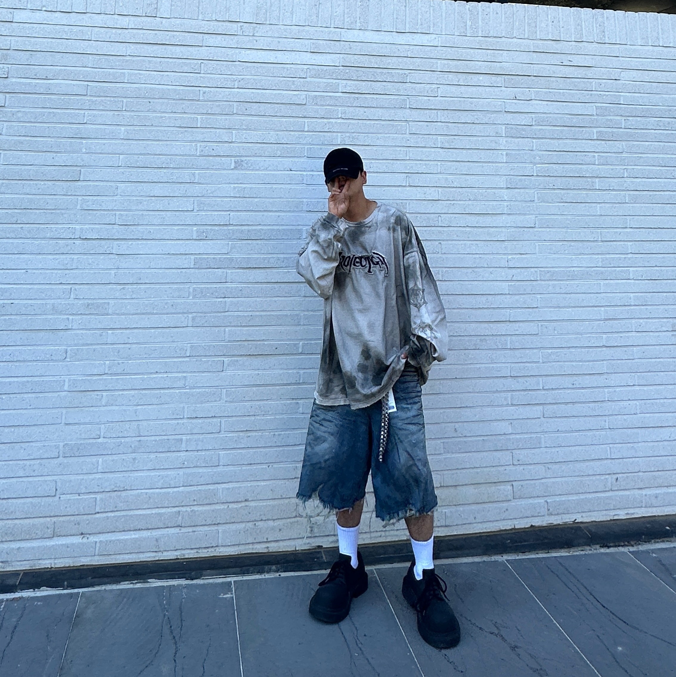 Project G/R Reworked Bermuda Shorts Blue, Project G/R Furious Logo Applique L/S T-Shirt Grey - 10 Corso Como Exclusive 착용 스타일