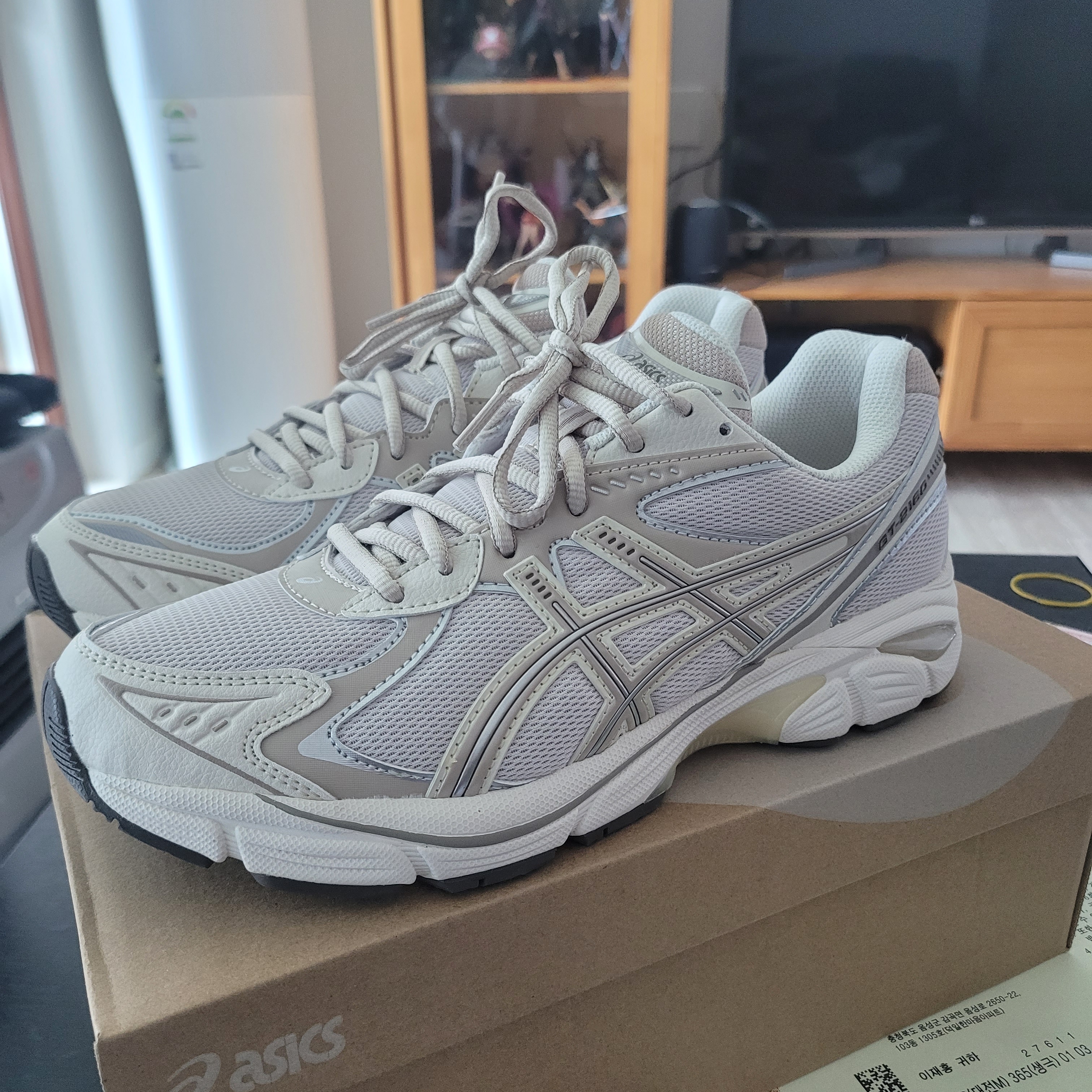 Asics GT-2160 Oatmeal Simply Taupe 착용 스타일 - 1