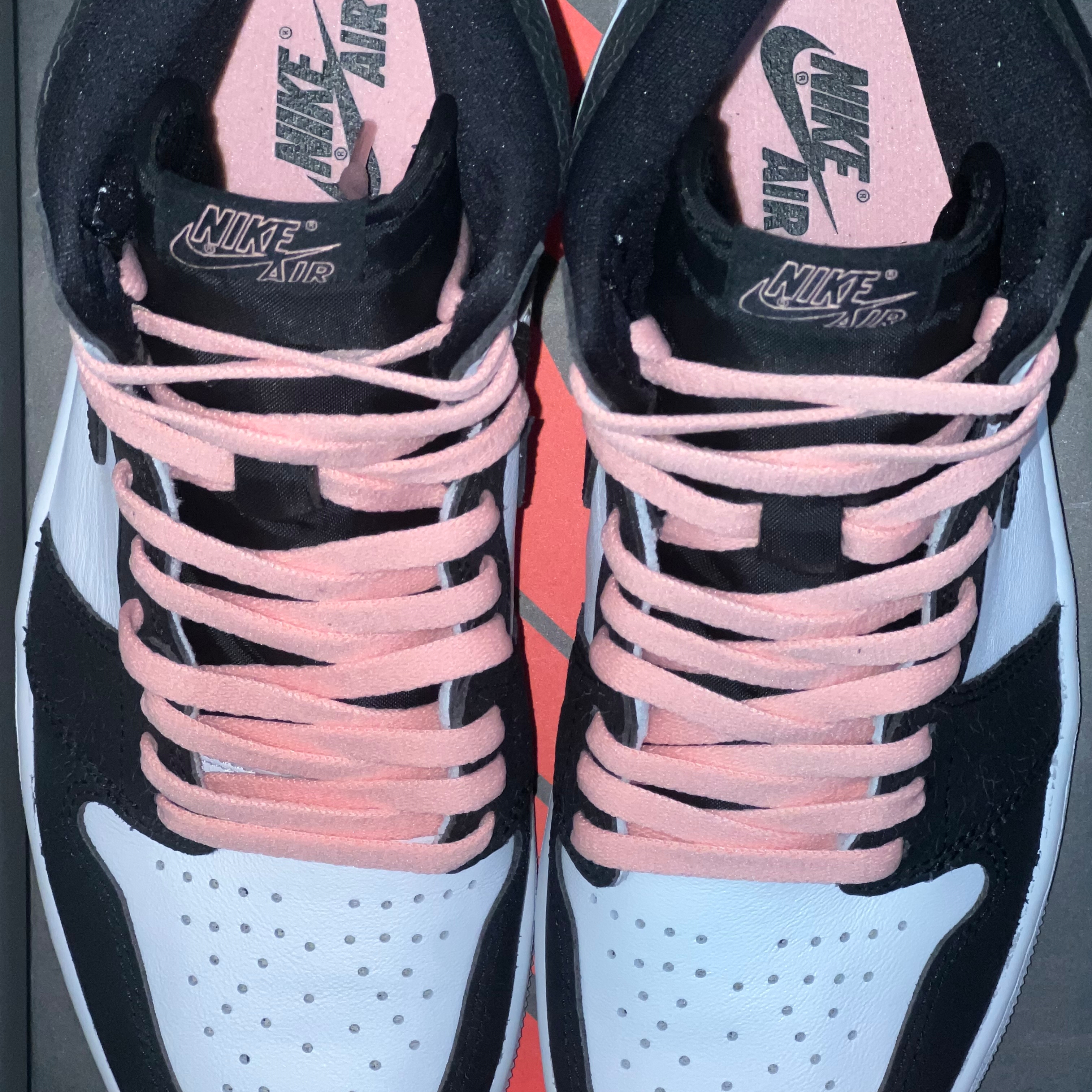 Jordan 1 Retro High OG Bleached Coral 착용 스타일 - 2