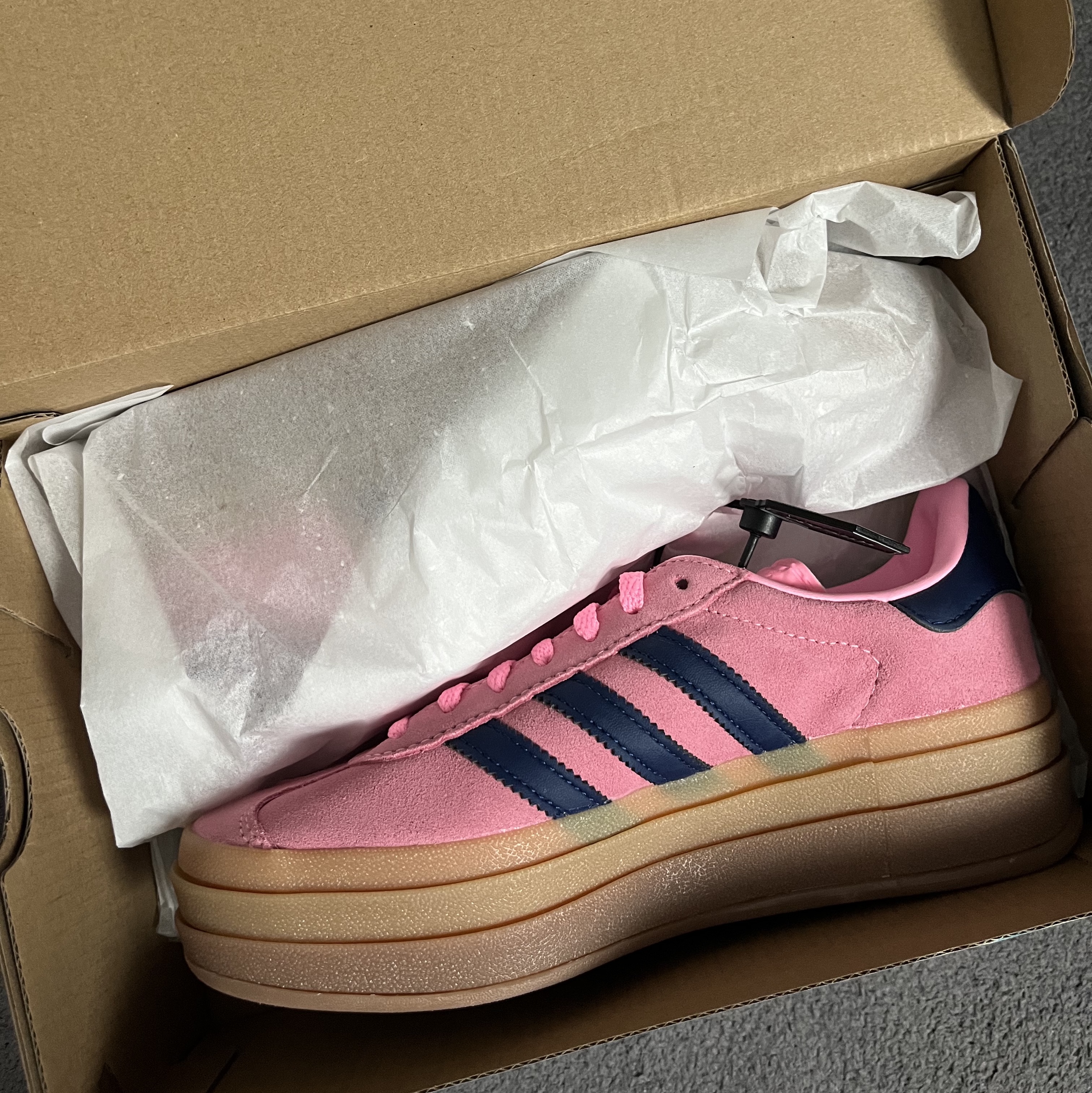 (W) Adidas Gazelle Bold Pink Glow Victory Blue 착용 스타일 - 3