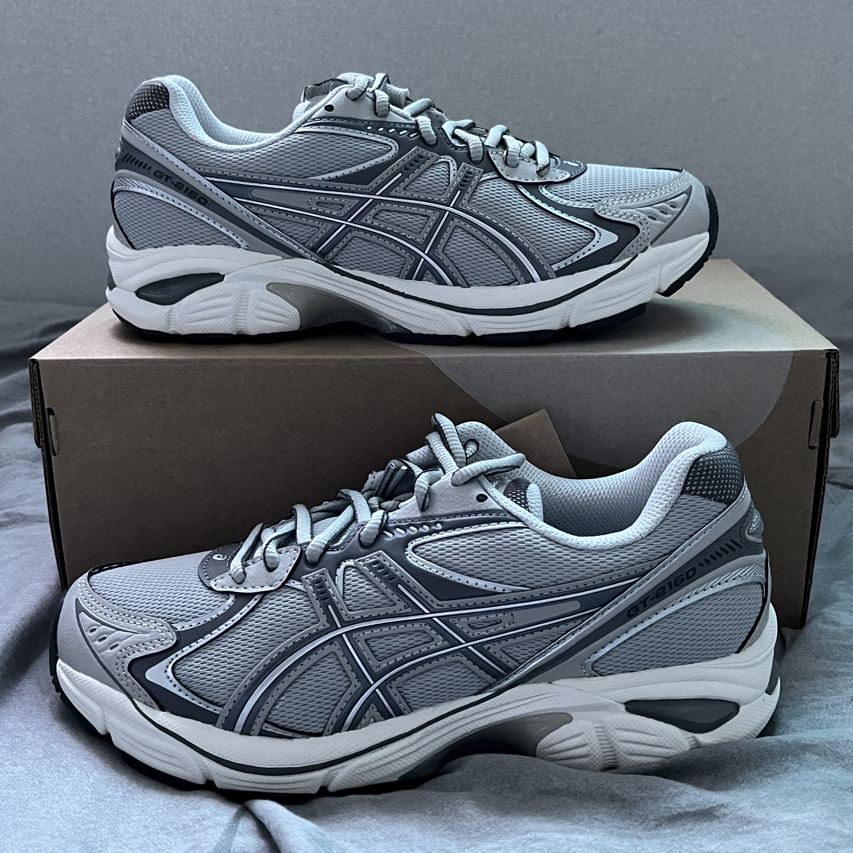 Asics GT-2160 Oyster Grey Carbon 착용 스타일 - 1