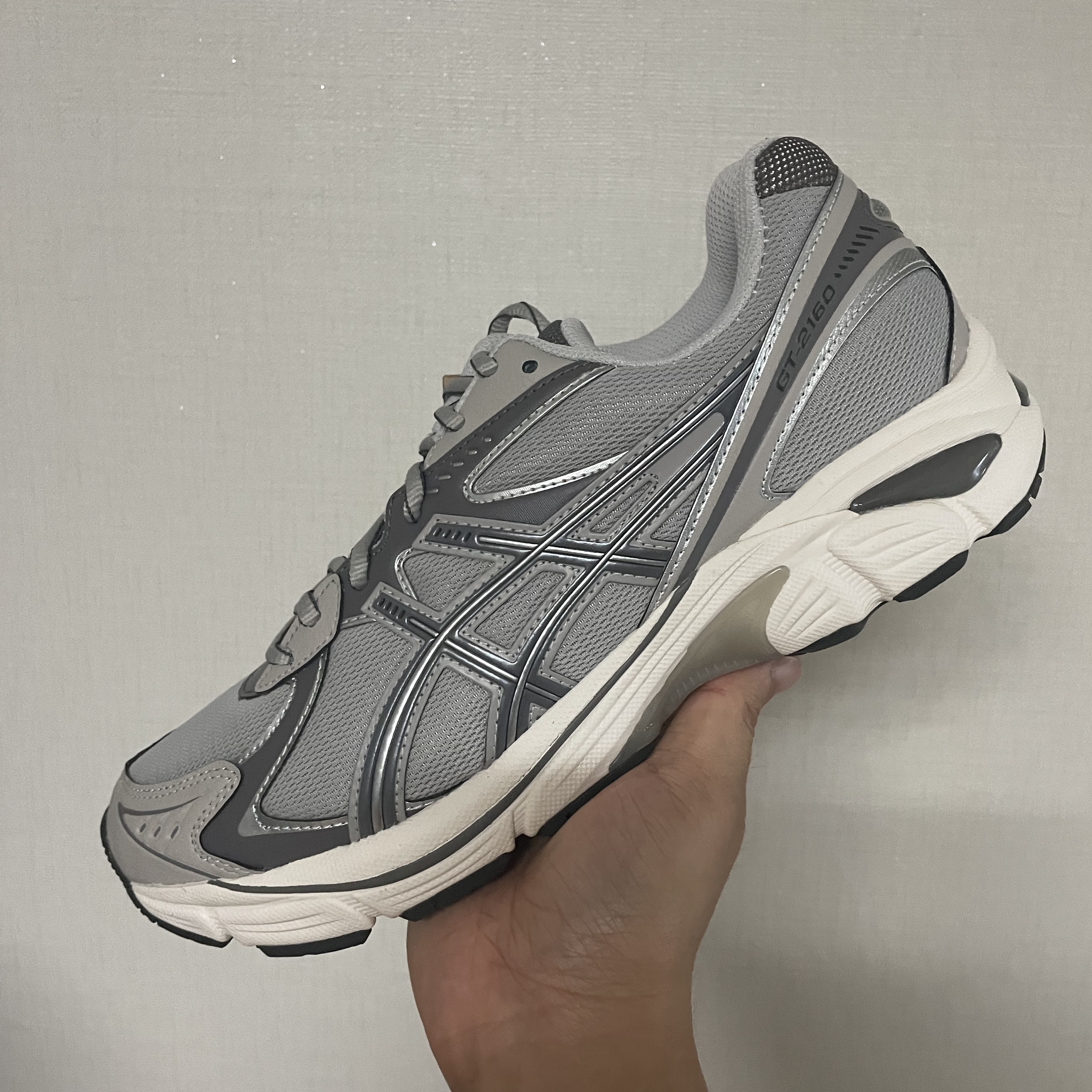 Asics GT-2160 Oyster Grey Carbon 착용 스타일 - 2