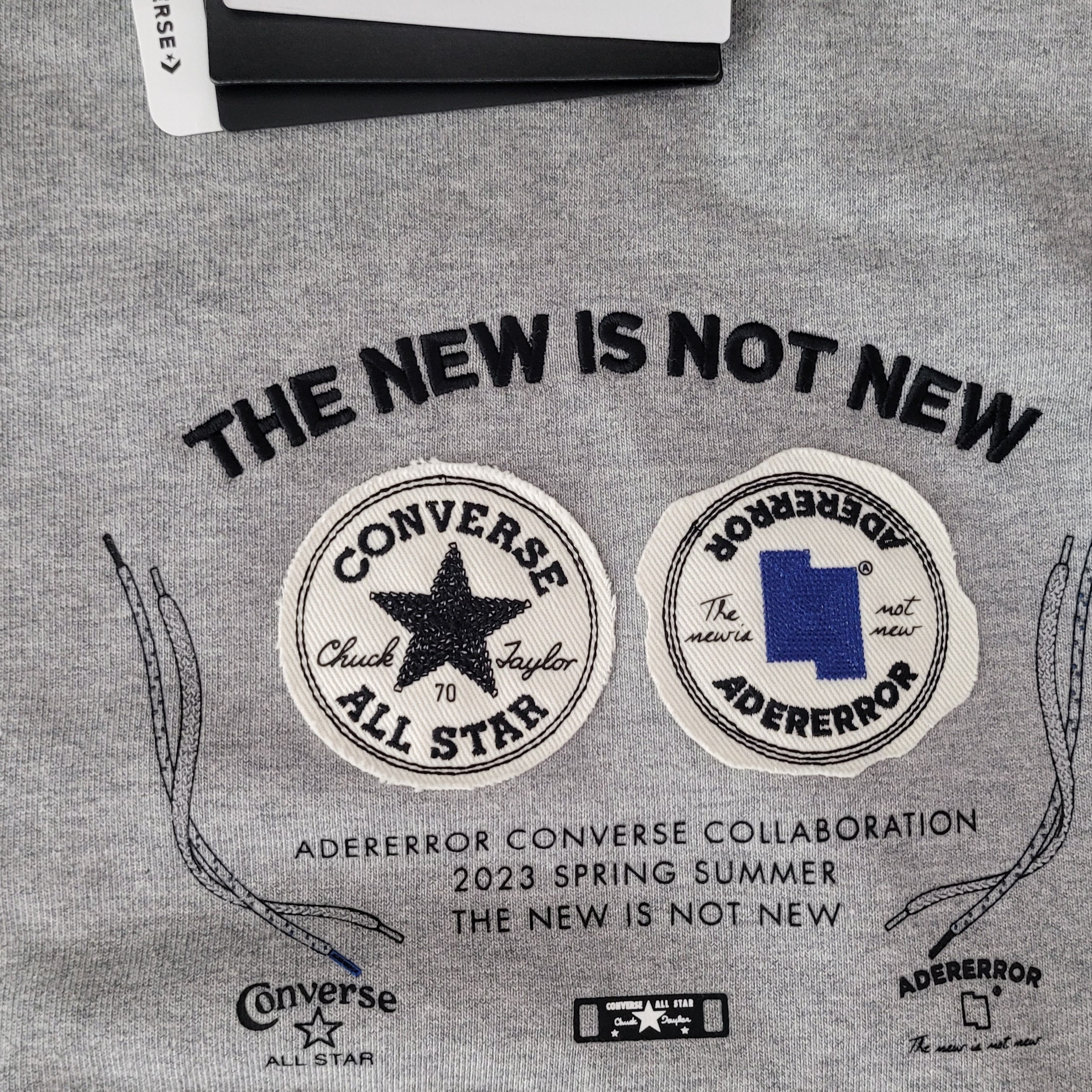 Converse x Ader Error Shapes Crewneck Sweatshirt Vintage Grey Heather, Jordan 1 Retro Low OG Black Toe 착용 스타일 - 2