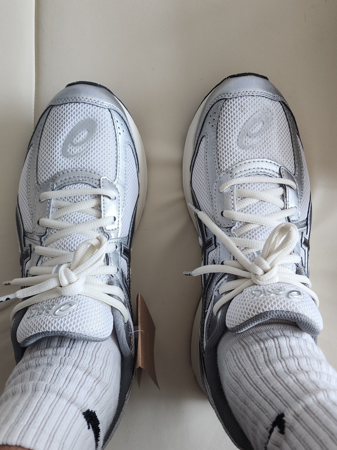 Asics Jog 100 S White Black - 2E Wide 착용 스타일 - 2