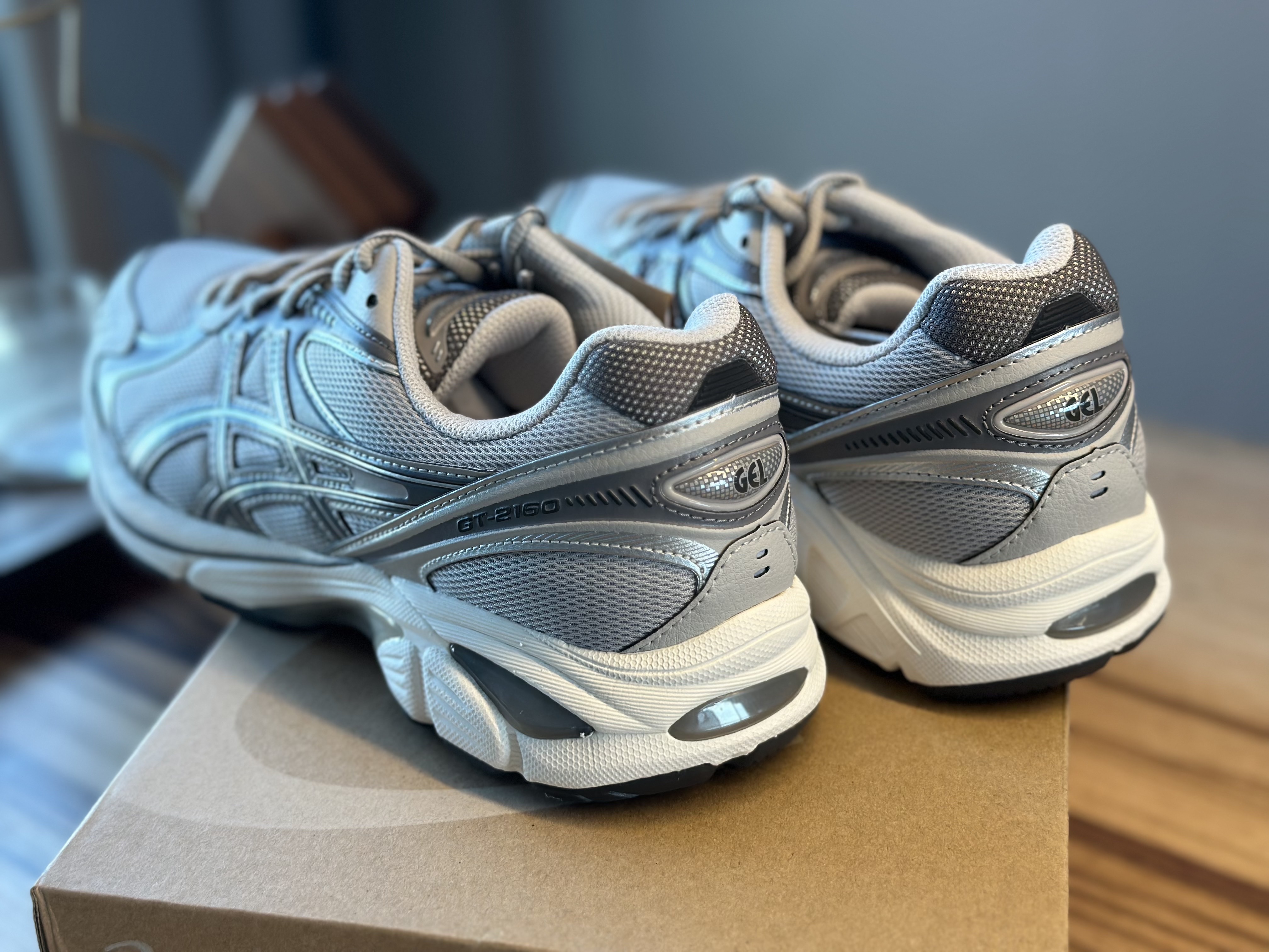 Asics GT-2160 Oyster Grey Carbon 착용 스타일 - 4