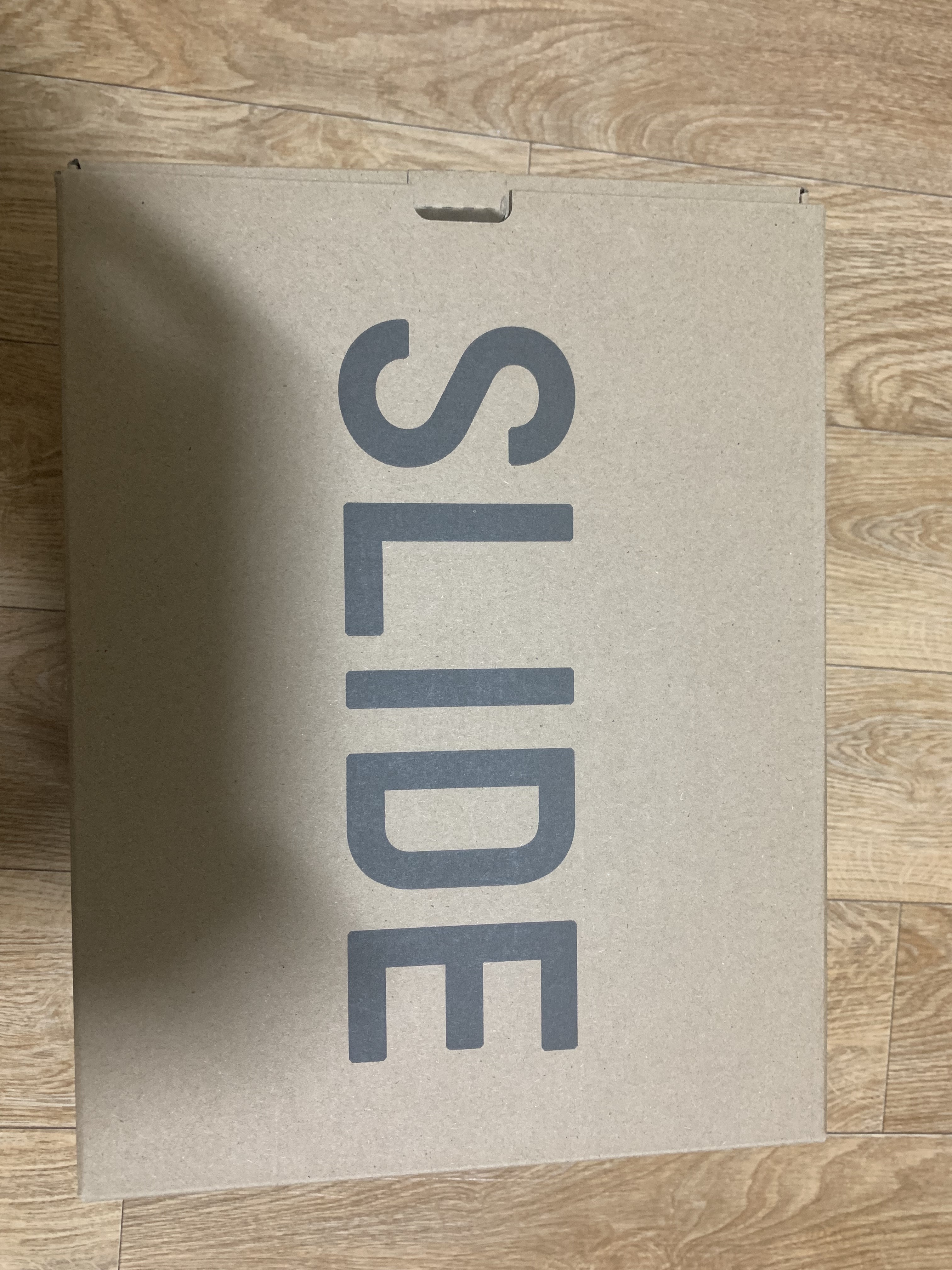Adidas Yeezy Slide Pure - Re-Release Ver. 착용 스타일 - 1
