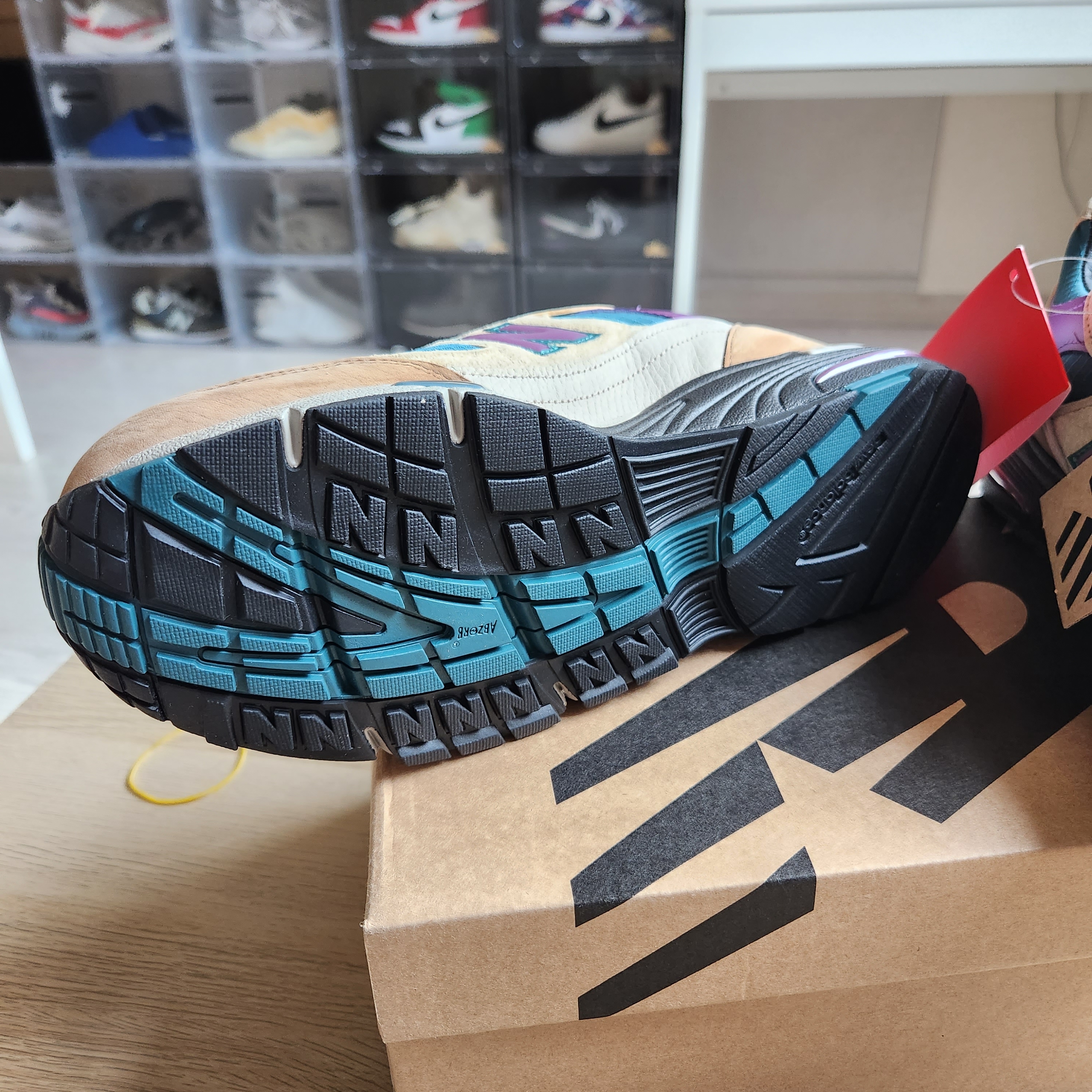 New Balance x Palace 991 Made in UK Teal Brown 착용 스타일 - 5