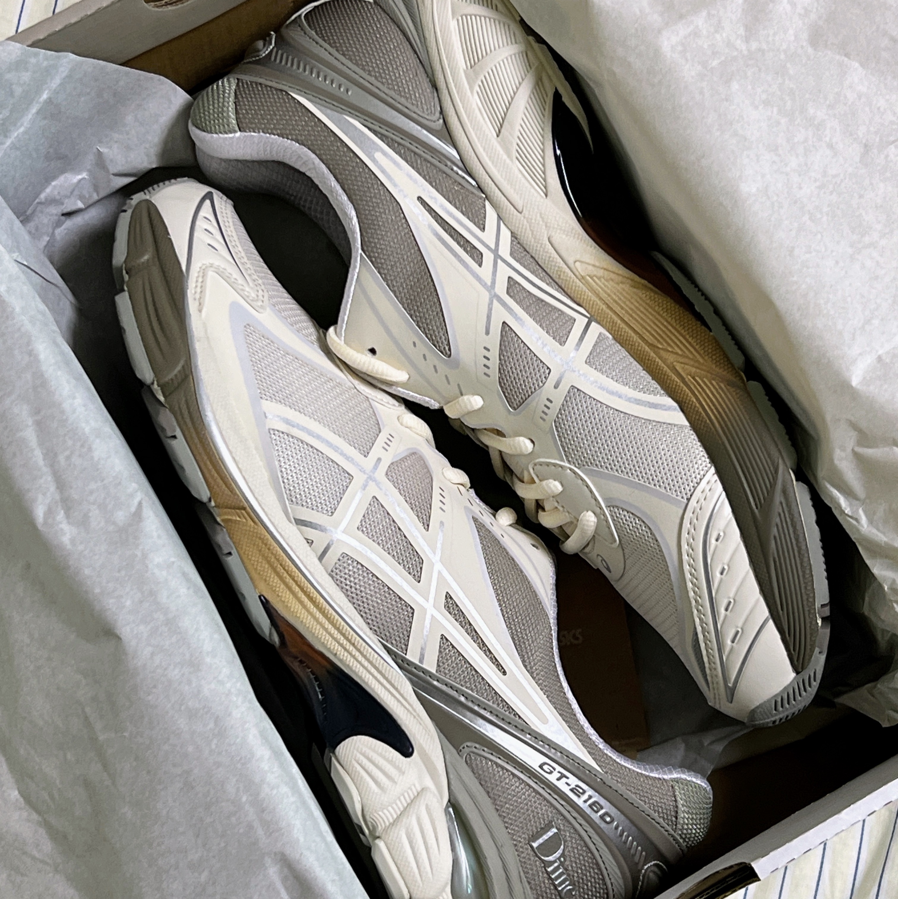 Asics x Dime GT-2160 Arctic Wolf London Fog 착용 스타일 - 1