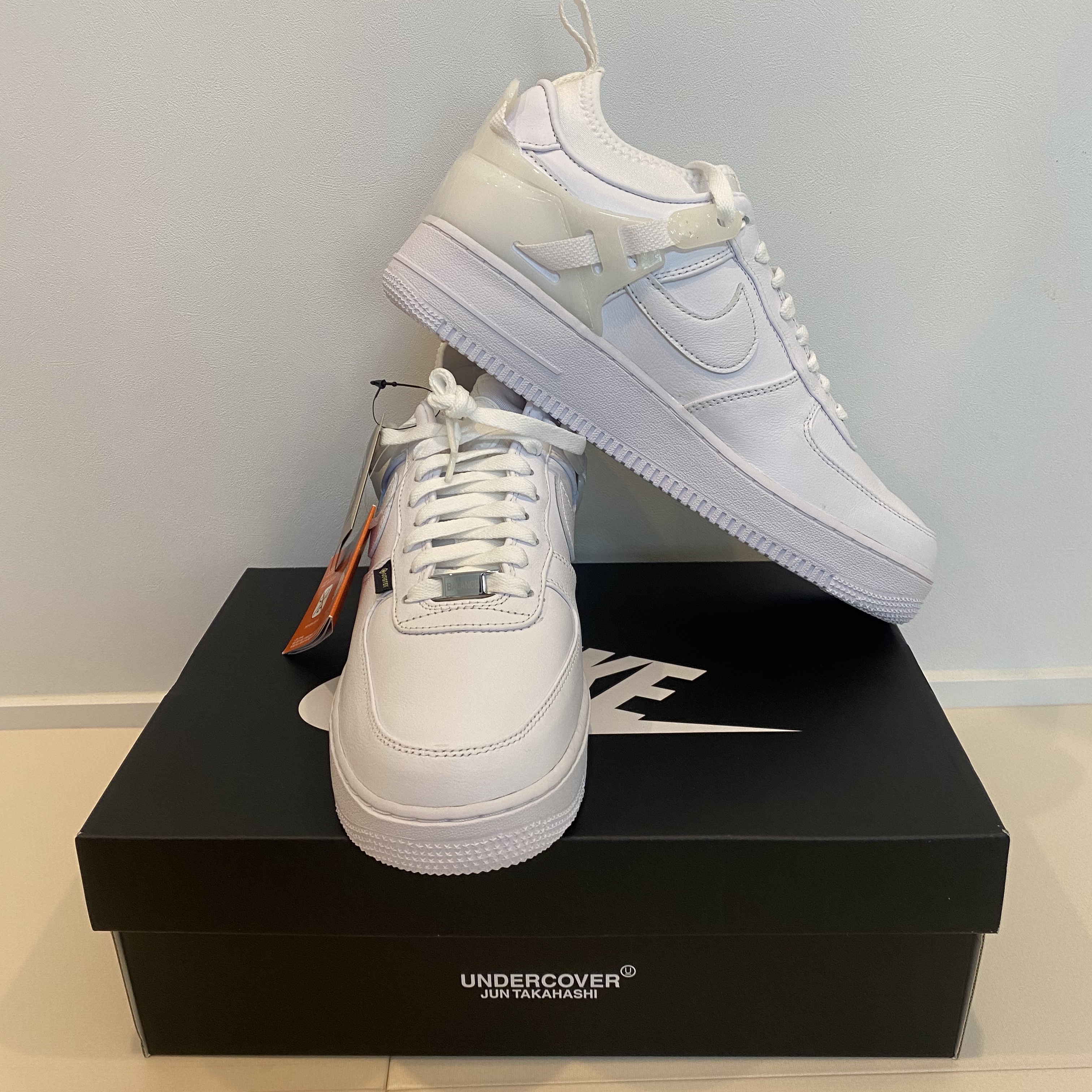 Nike x Undercover Air Force 1 Low SP White 착용 스타일 - 2