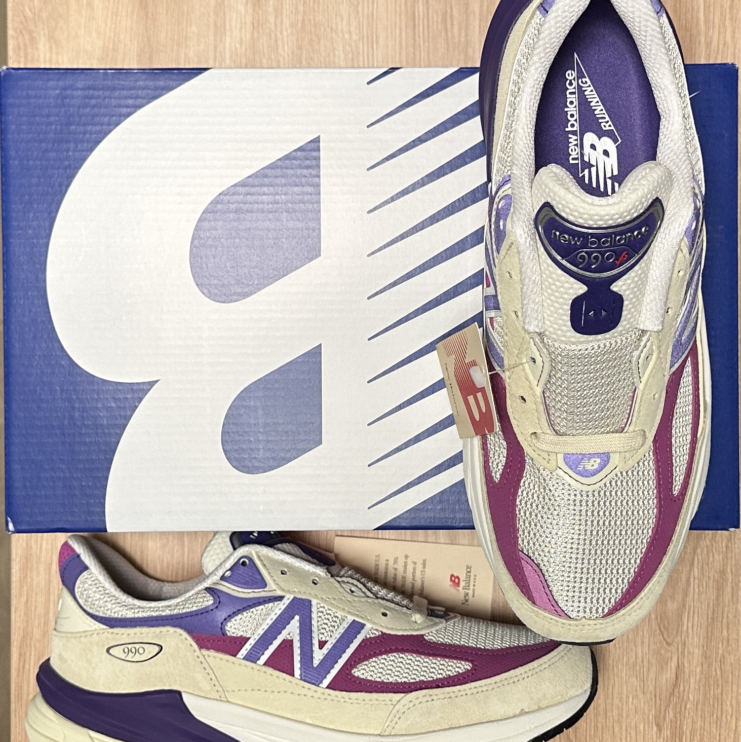 New Balance 990v6 Made in USA Limestone Magenta 착용 스타일