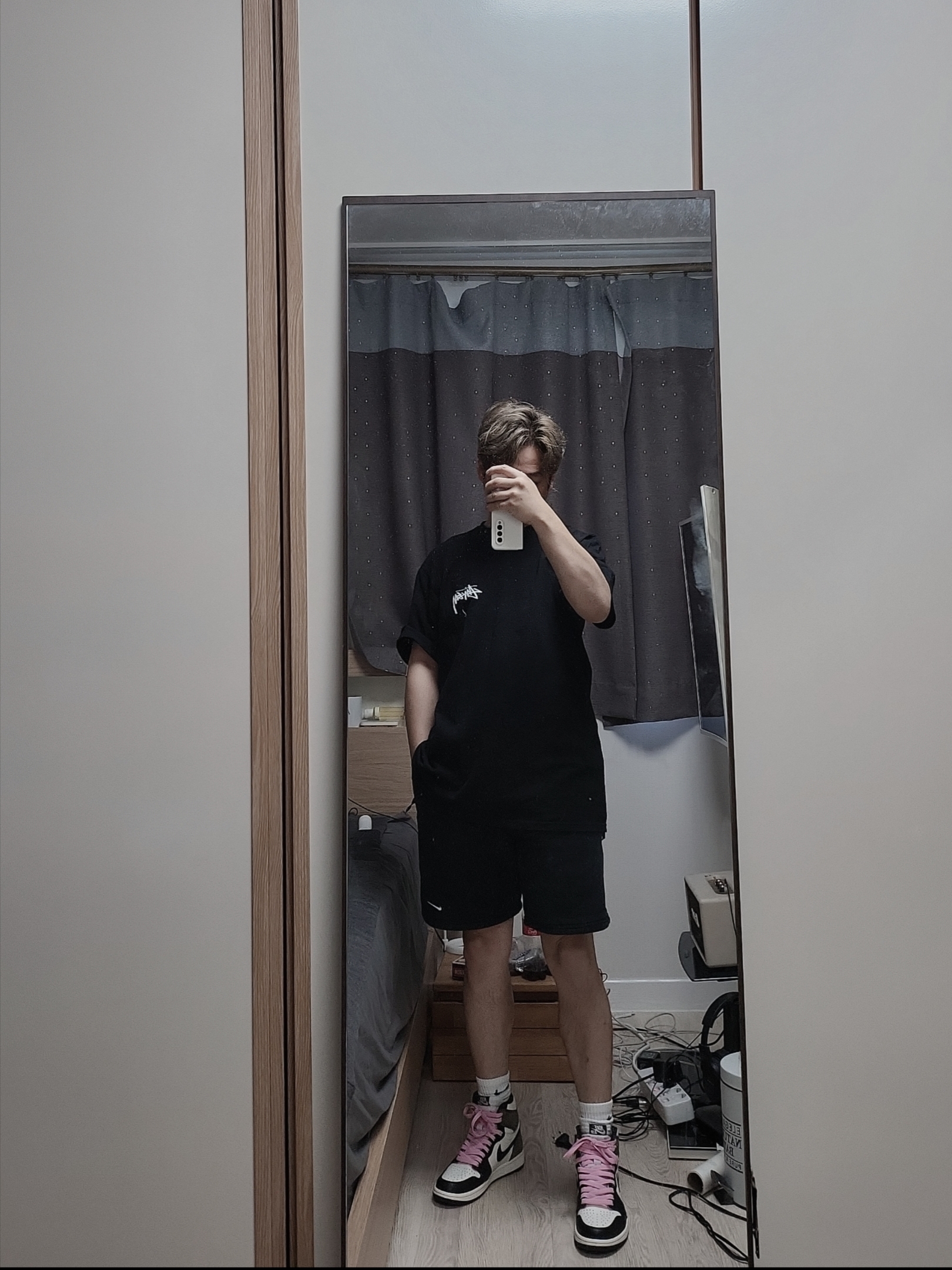 Nike NRG Solo Swoosh Fleece Shorts Black - Asia, Jordan 1 Retro High OG Black Mocha 착용 스타일