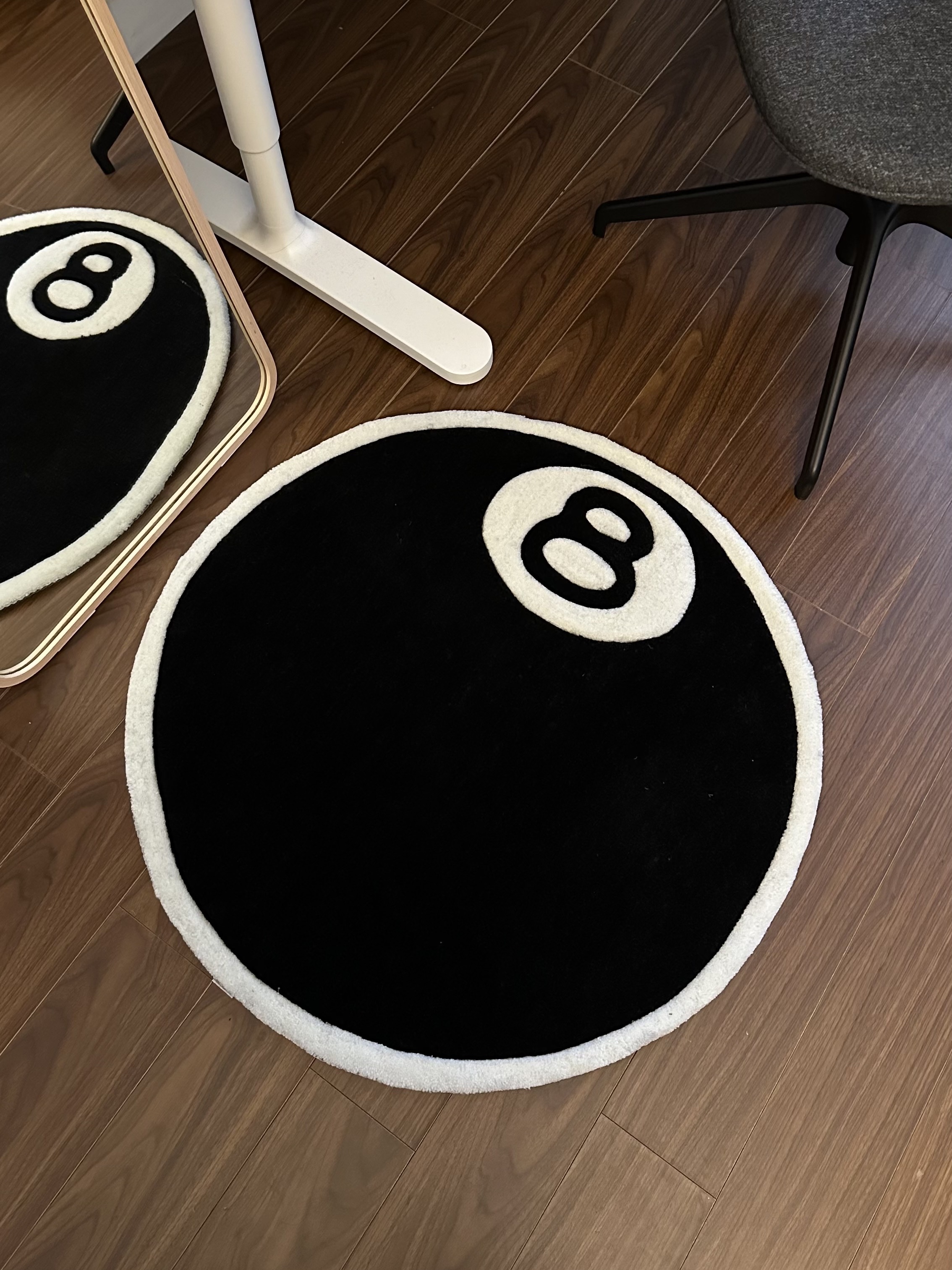 Stussy 8 Ball Rug Black 착용 스타일 - 2