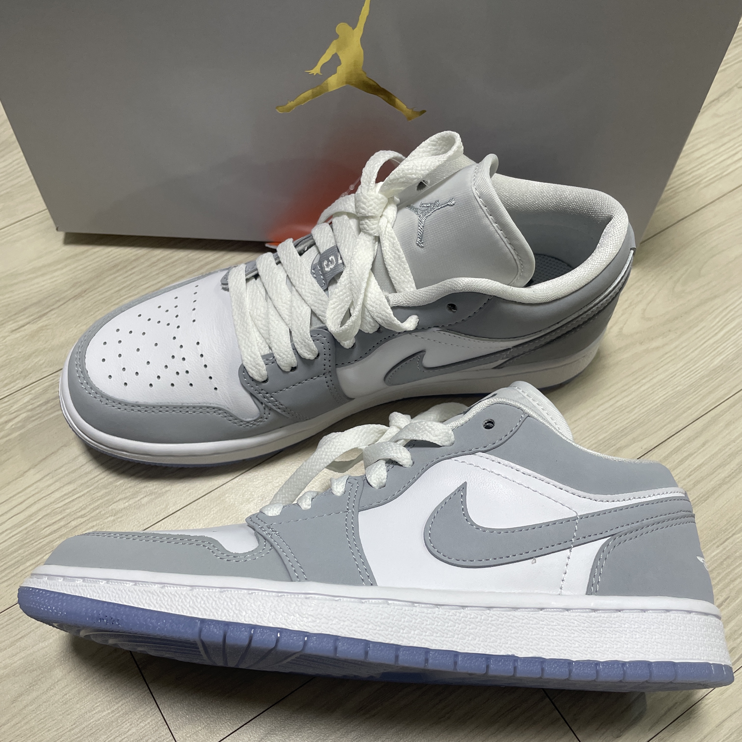 (W) Jordan 1 Low White Wolf Grey 착용 스타일