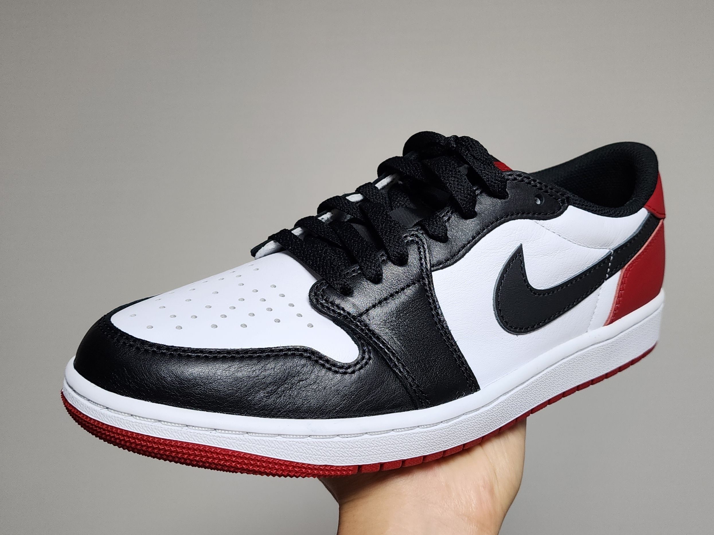 Jordan 1 Retro Low OG Black Toe 착용 스타일