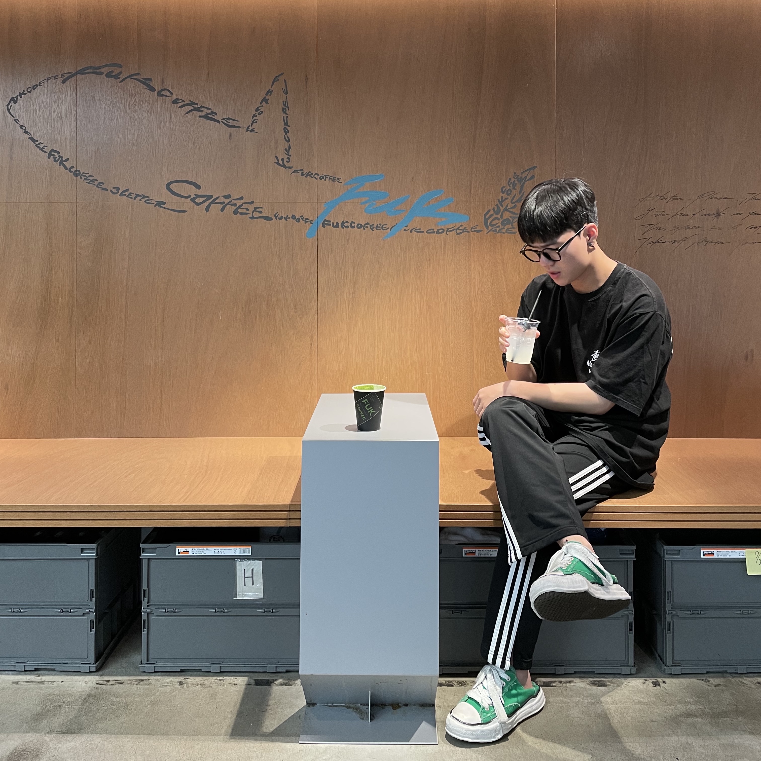 Stussy x Martine Rose Collage Pigment Dyed T-Shirt Black, Maison Mihara Yasuhiro Peterson OG Sole Canvas Low Sneakers Green 착용 스타일