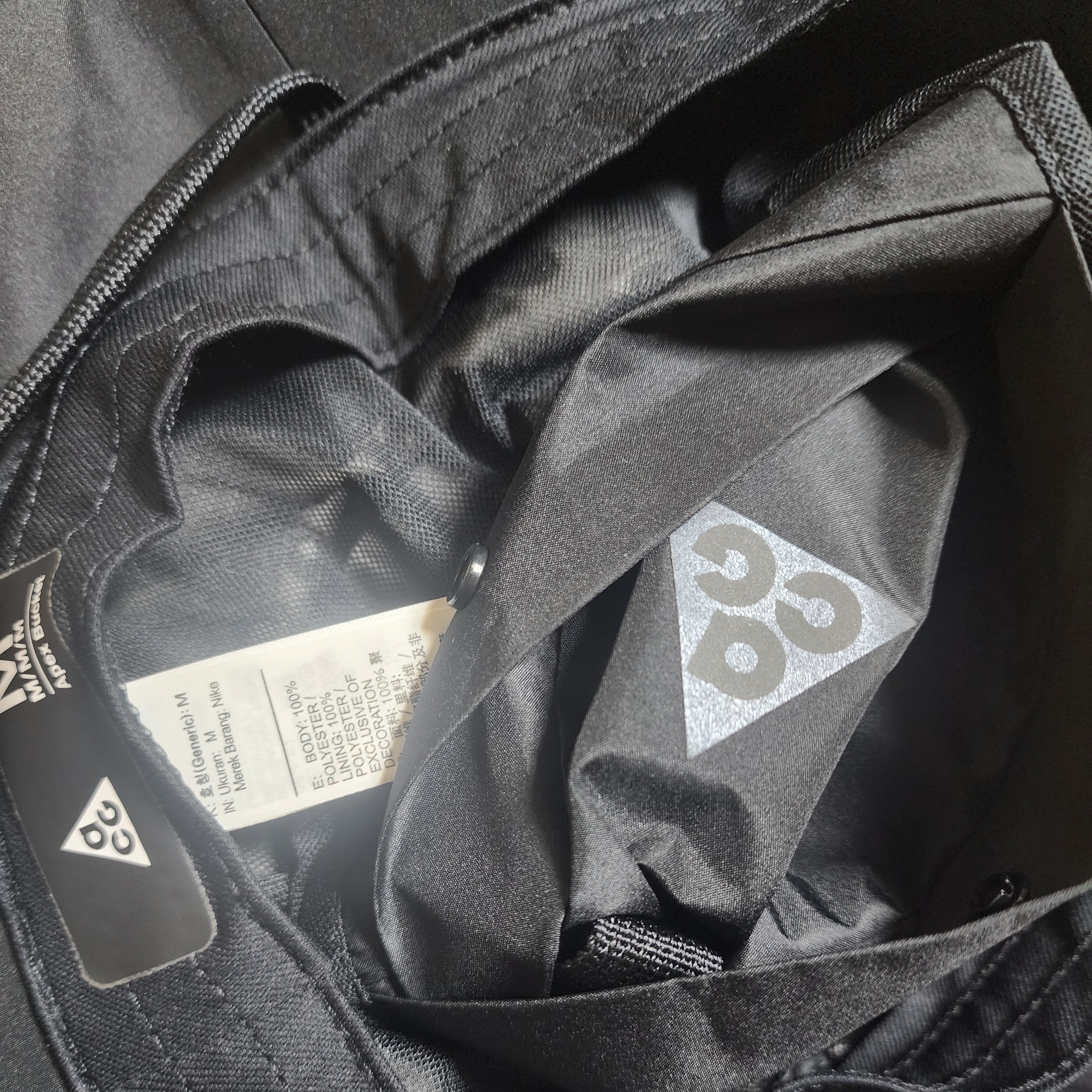 Nike ACG Apex Bucket Hat Black 착용 스타일 - 4