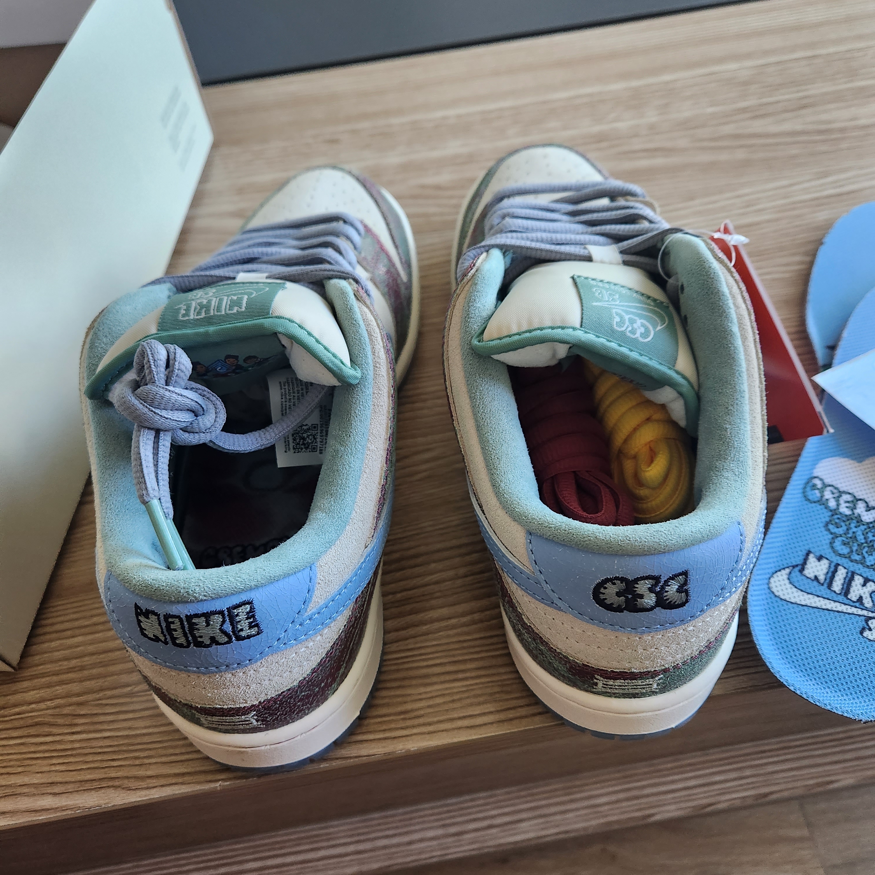 Nike x Crenshaw Skate Club SB Dunk Low Sail Light Blue Cedar 착용 스타일 - 2