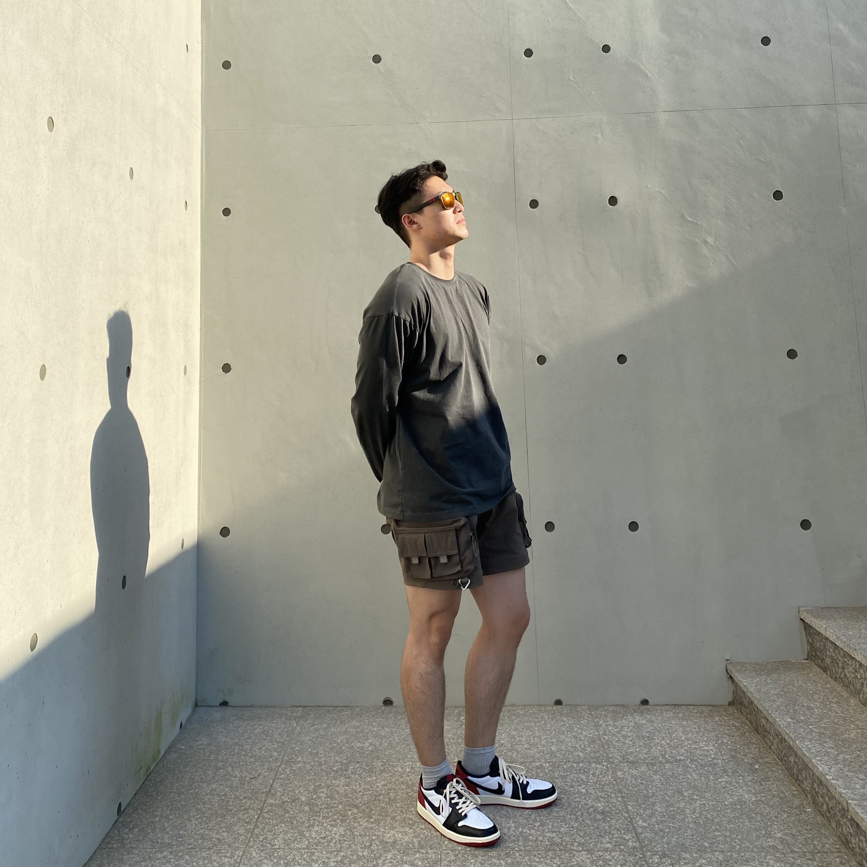 Oakley Holbrook Matte Black Frame Prizm Rose Gold Lenses Low Bridge Fit, Nike ACG Cargo Shorts Ironstone - Asia 착용 스타일