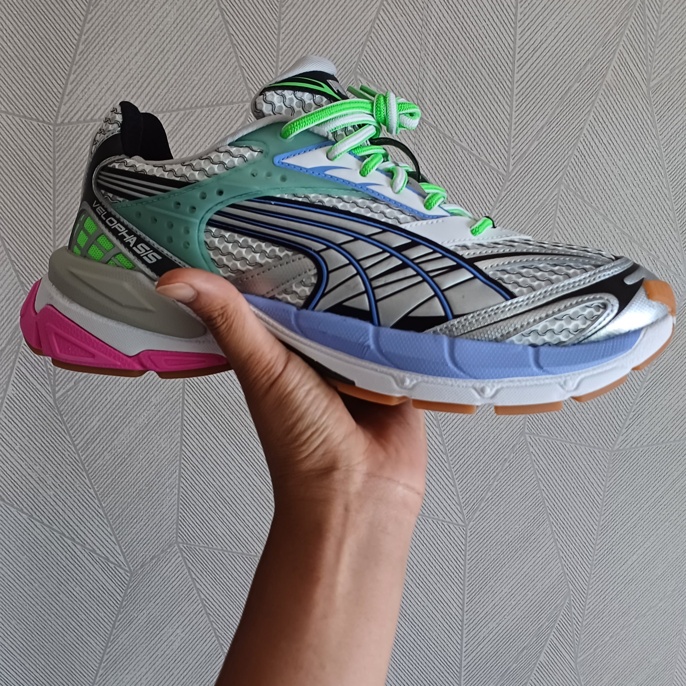 Puma Velophasis Black Intense Lavender 착용 스타일 - 1