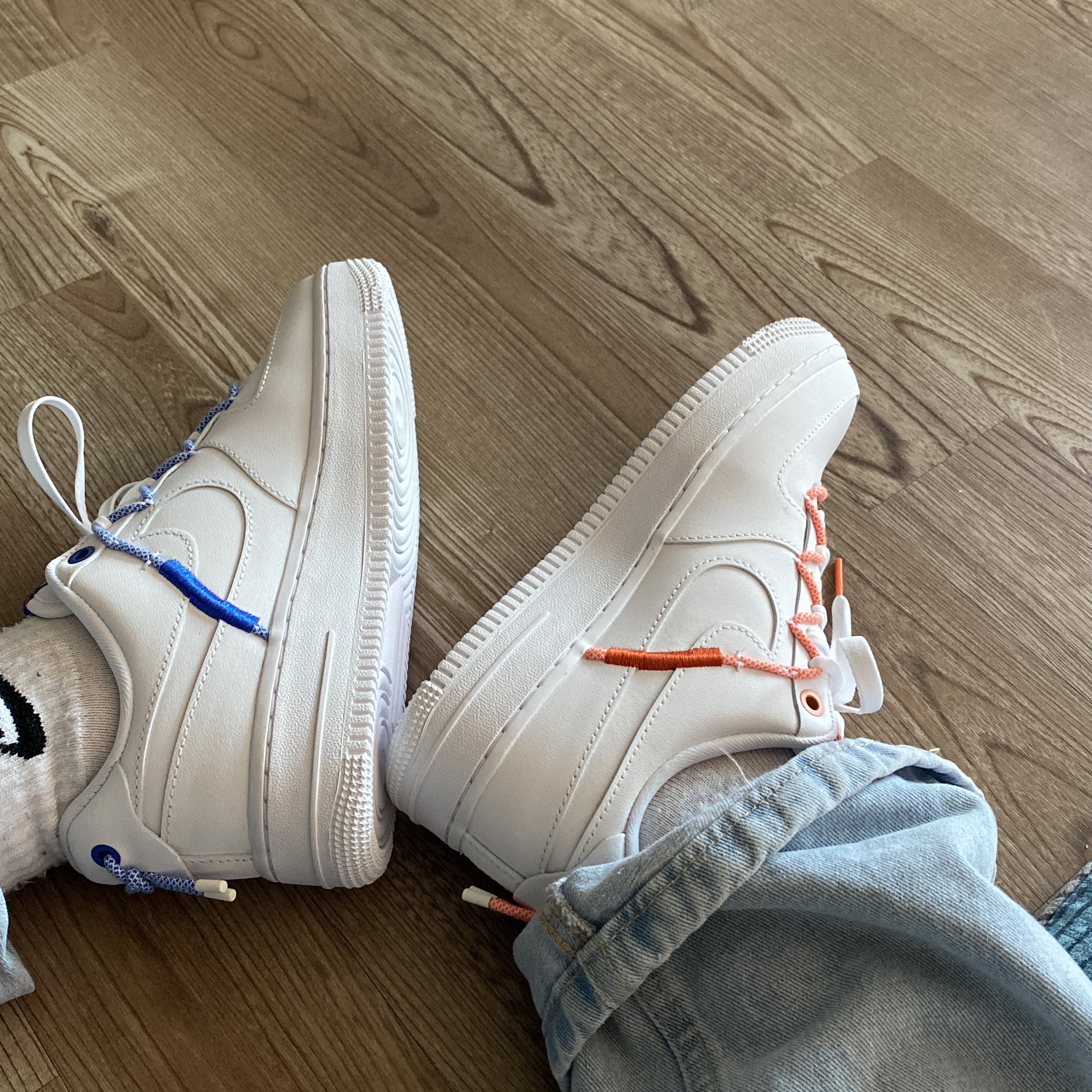 (W) Nike Air Force 1 '07 LX White Safety Orange 착용 스타일