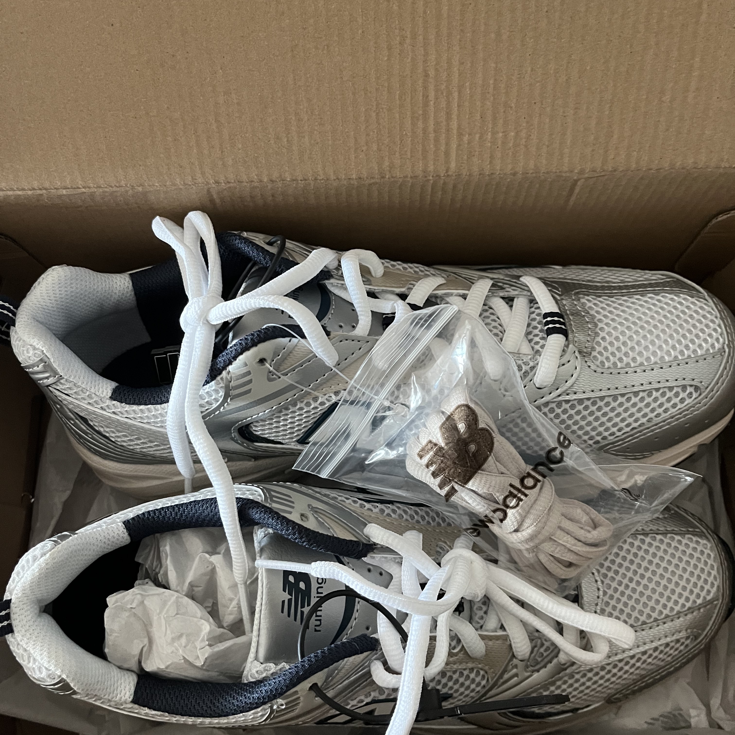 New Balance 530 Steel Grey 착용 스타일