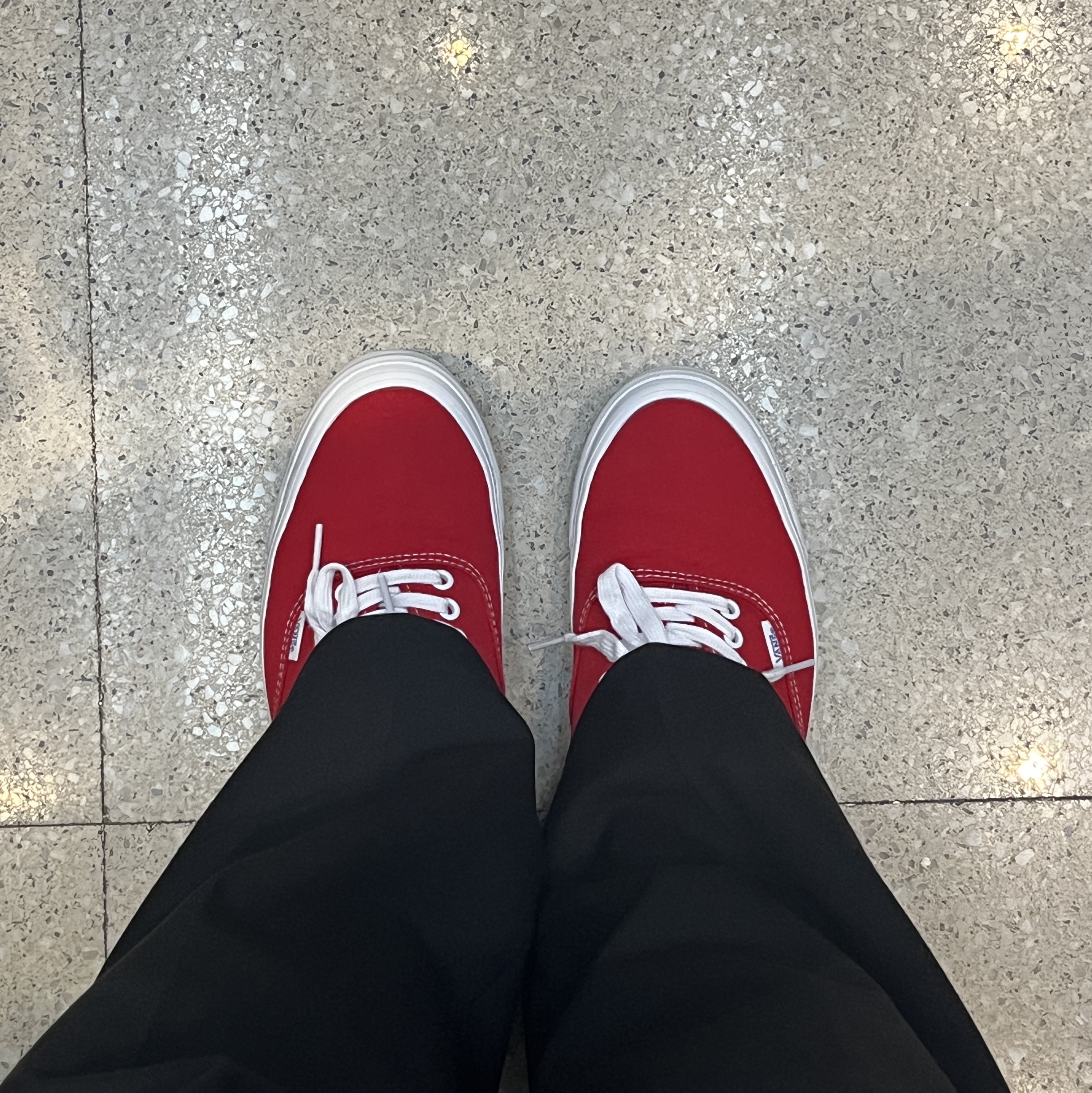 Vans Vault OG Authentic LX Red 착용 스타일