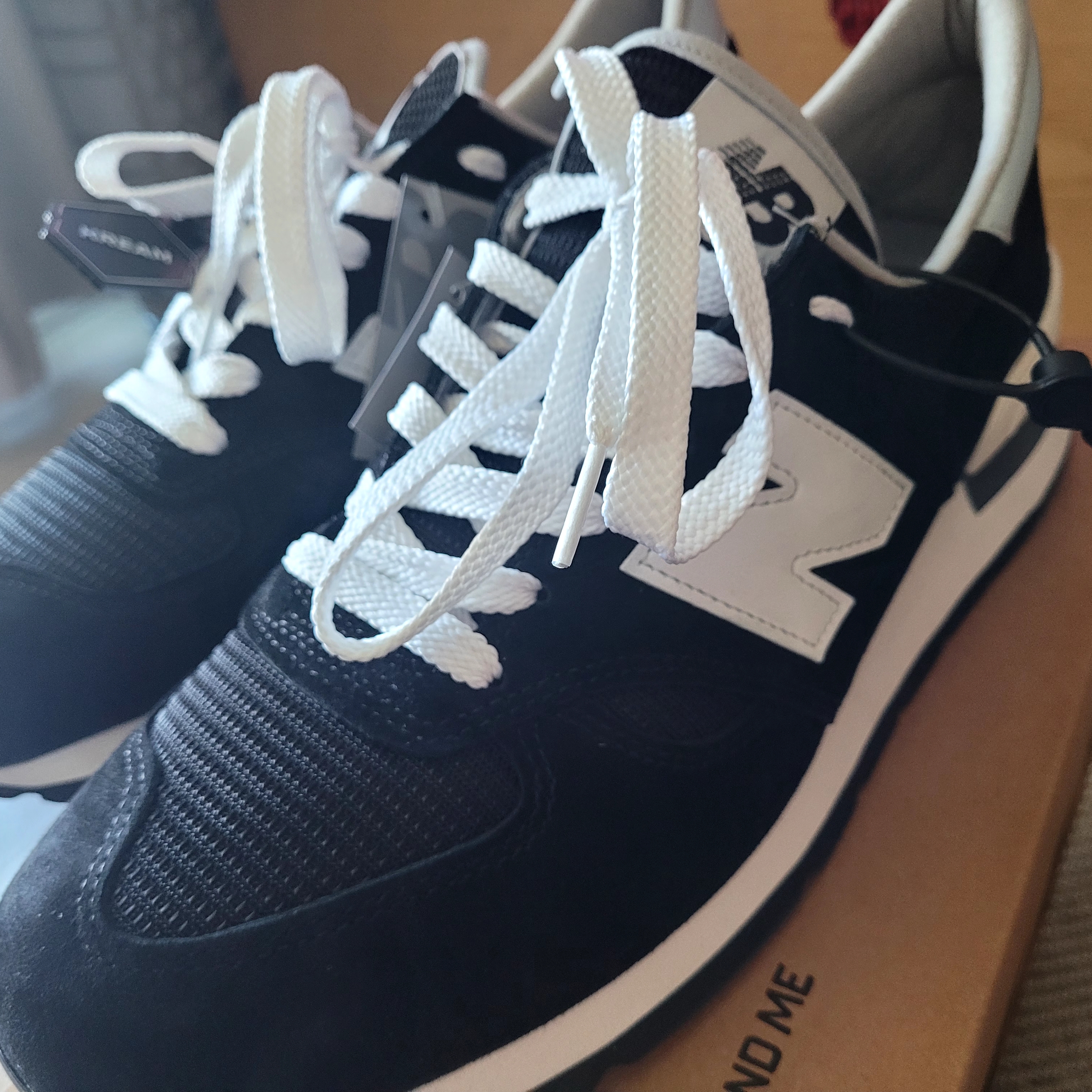 New Balance 990v1 Made in USA Black 착용 스타일