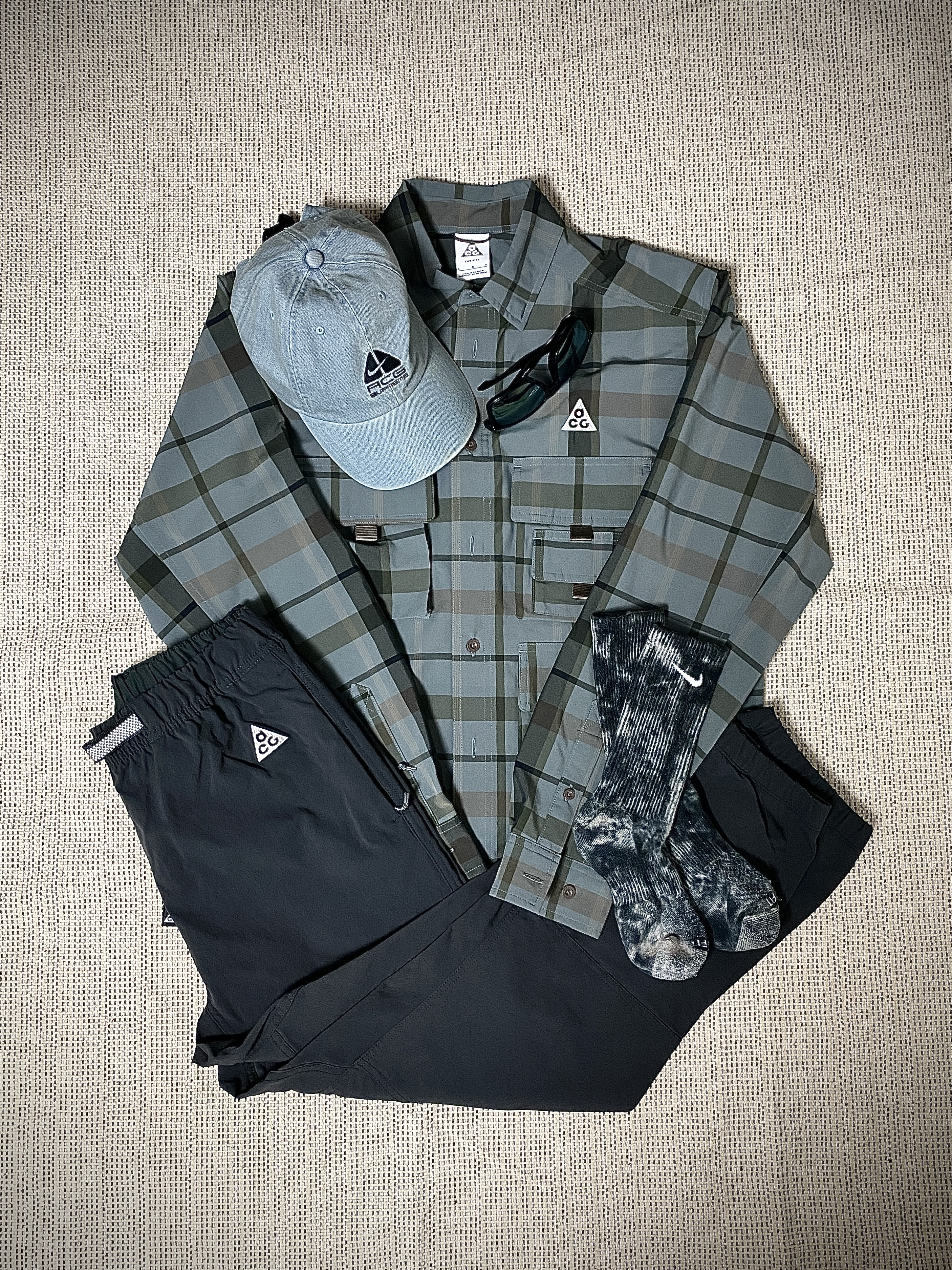 Supreme x Nike ACG Denim 6-Panel Washed Blue - 22FW, Nike ACG Dri-Fit UV Devastation Trail Shirt Smoke Grey - Asia 착용 스타일 - 5