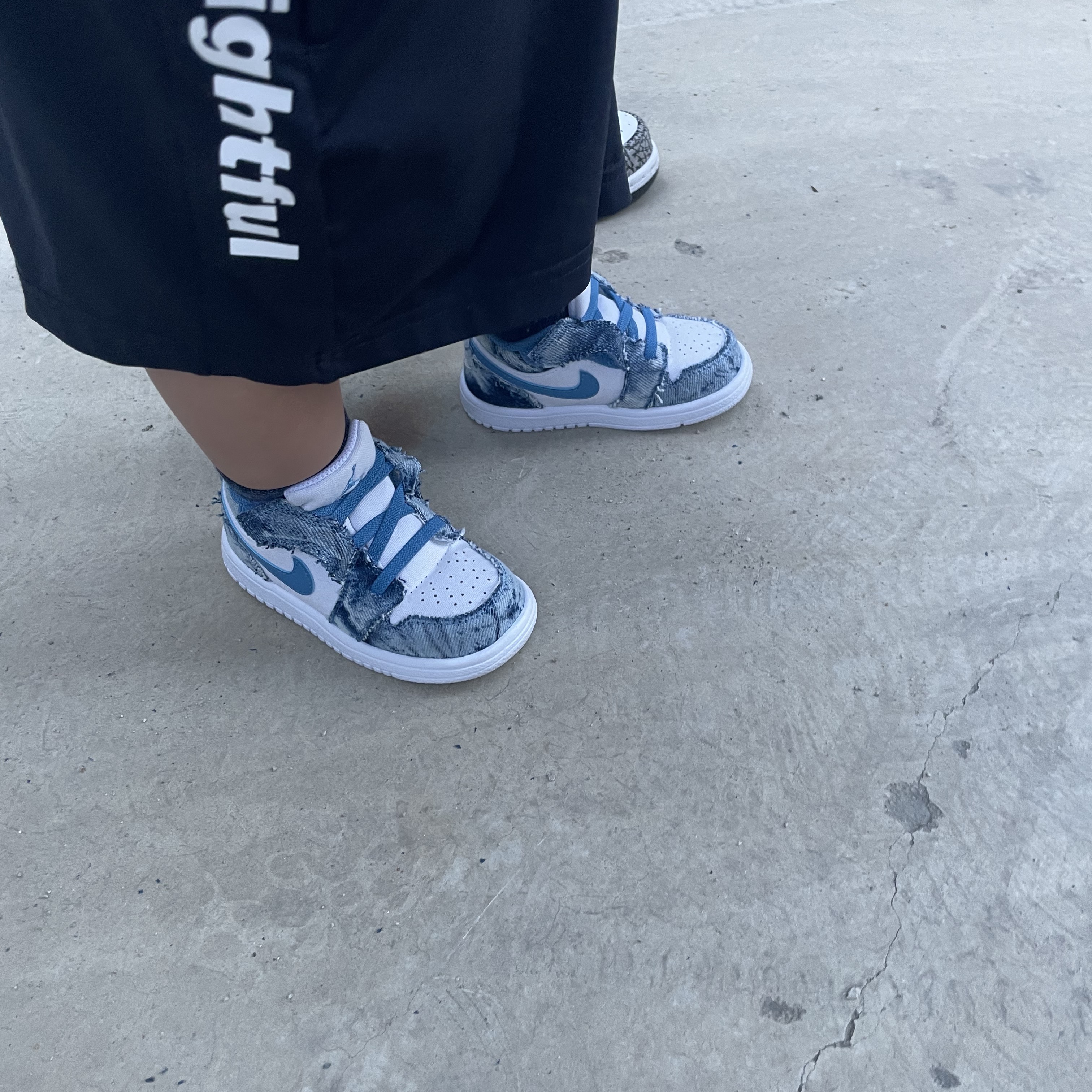 (TD) Jordan 1 Low Alt White Dutch Blue 착용 스타일 - 3