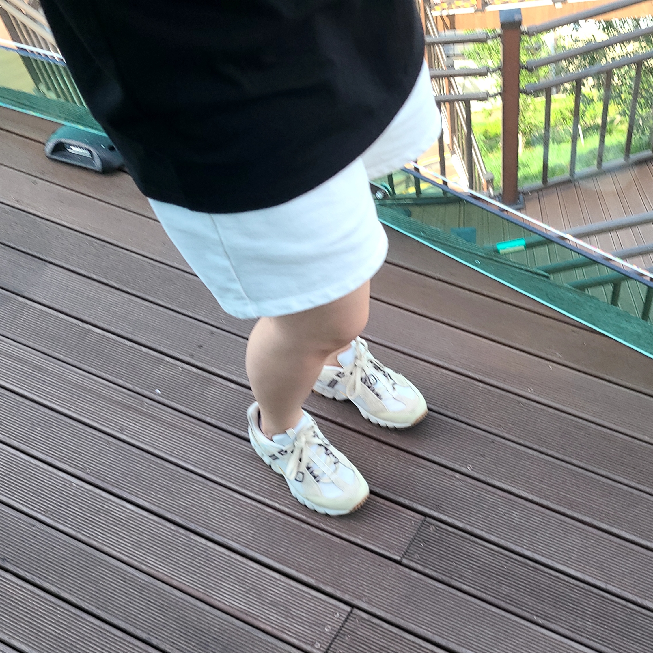 Nike x Jacquemus Air Humara LX Light Bone and Gold 착용 스타일
