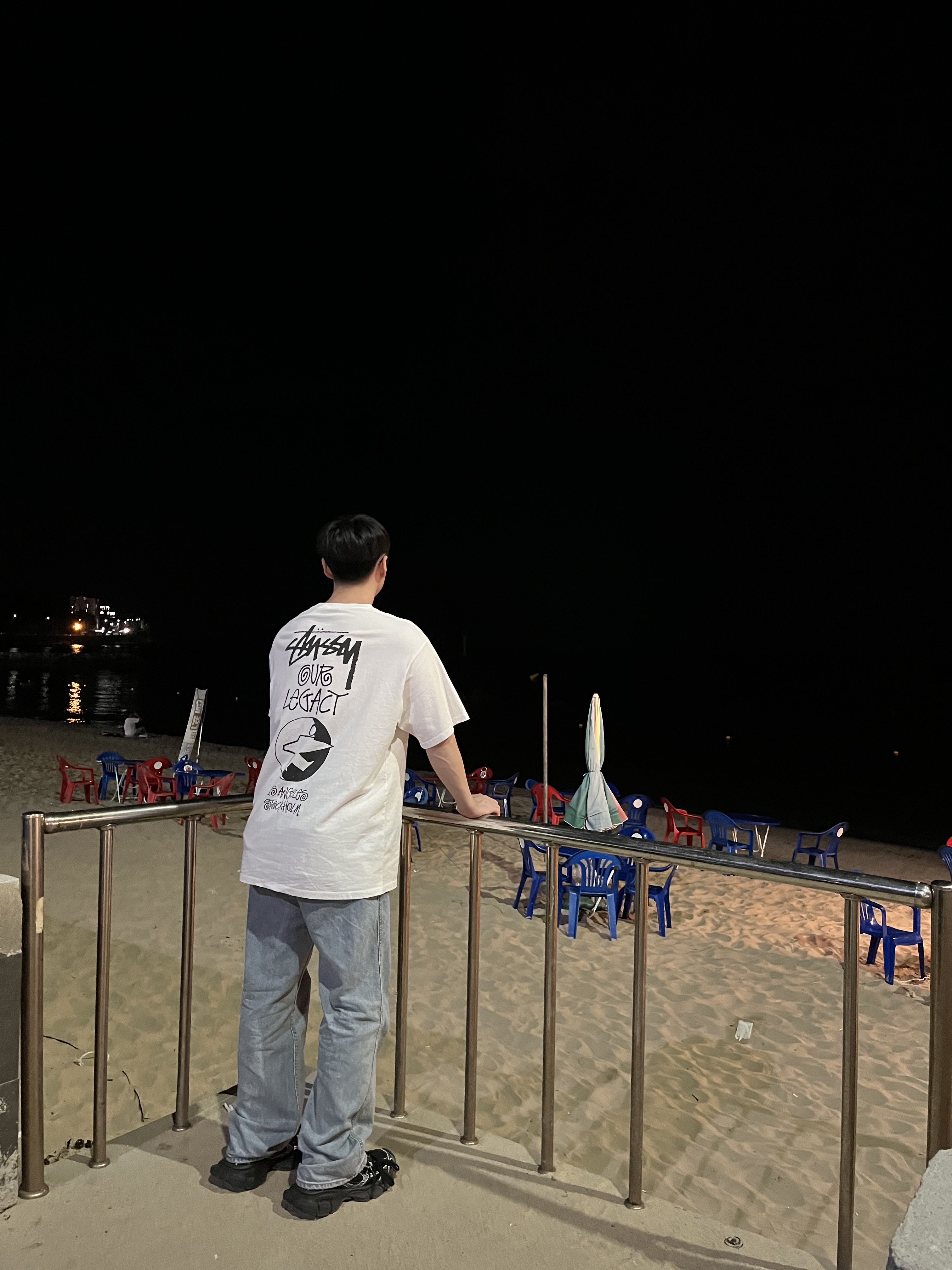 Stussy x Our Legacy Surfman Pig. Dyed T-Shirt Natural - 21FW, Balenciaga 3XL Sneakers Black White 착용 스타일